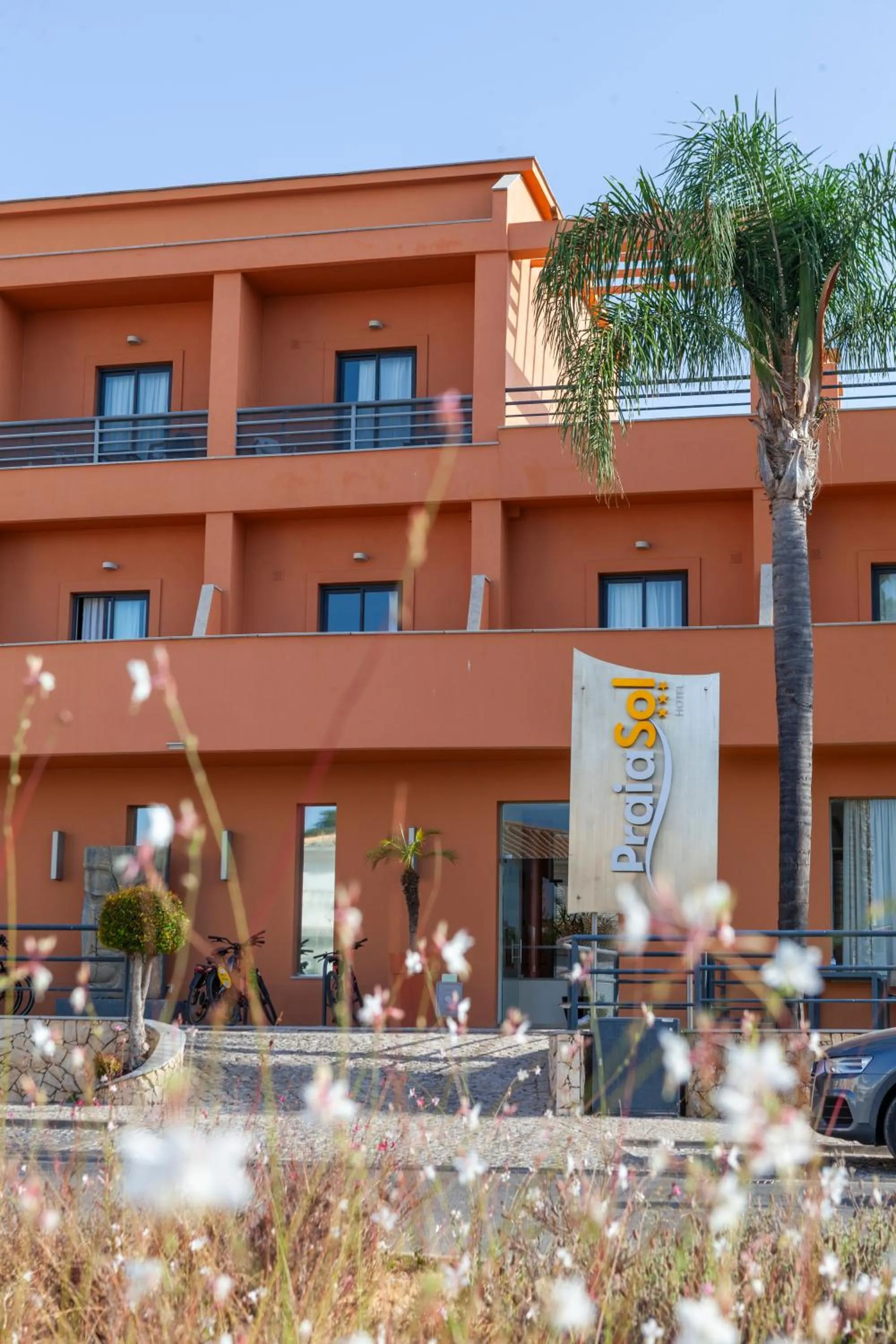 Property building in Hotel Praia Sol