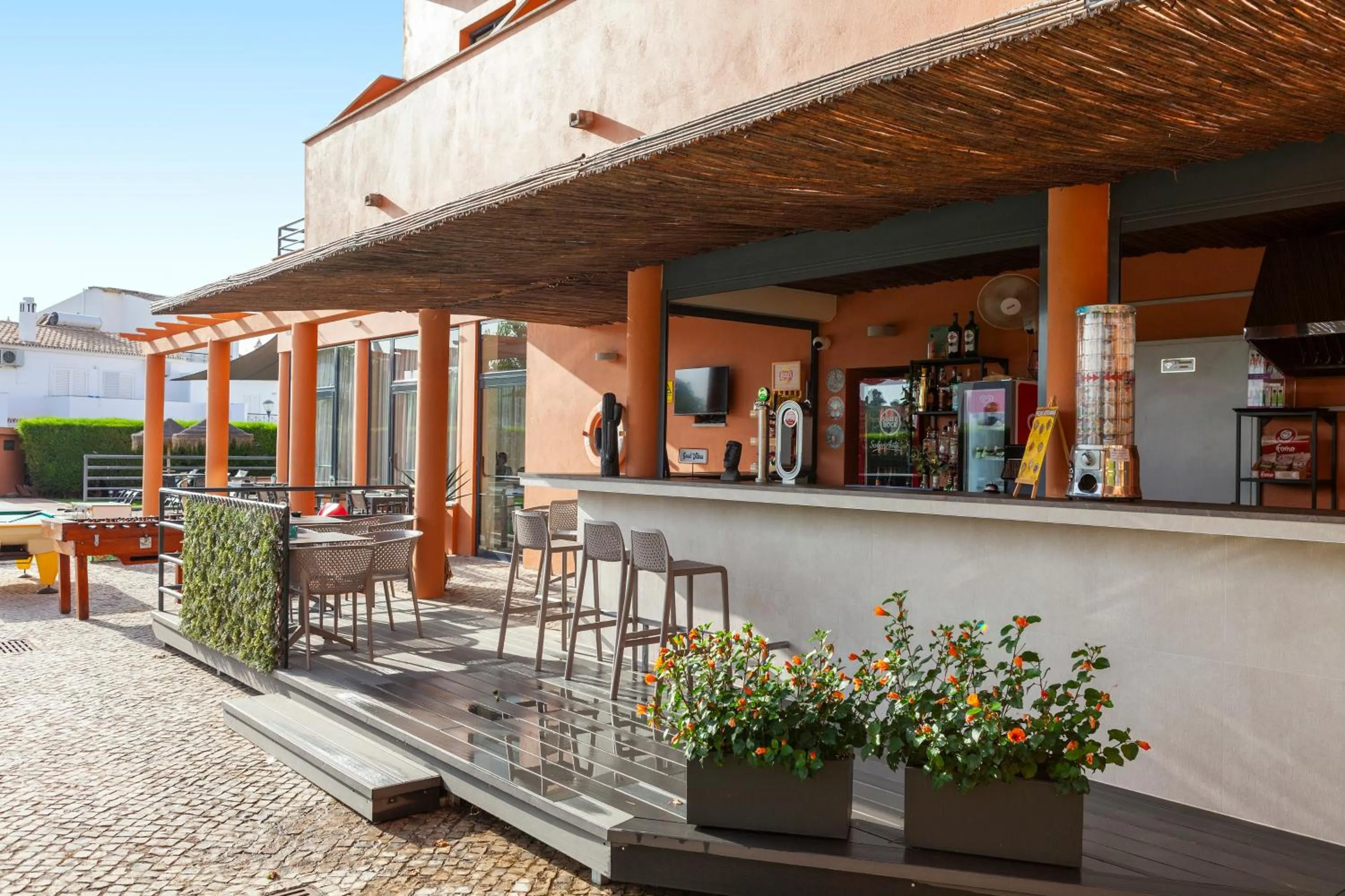 Swimming pool in Hotel Praia Sol