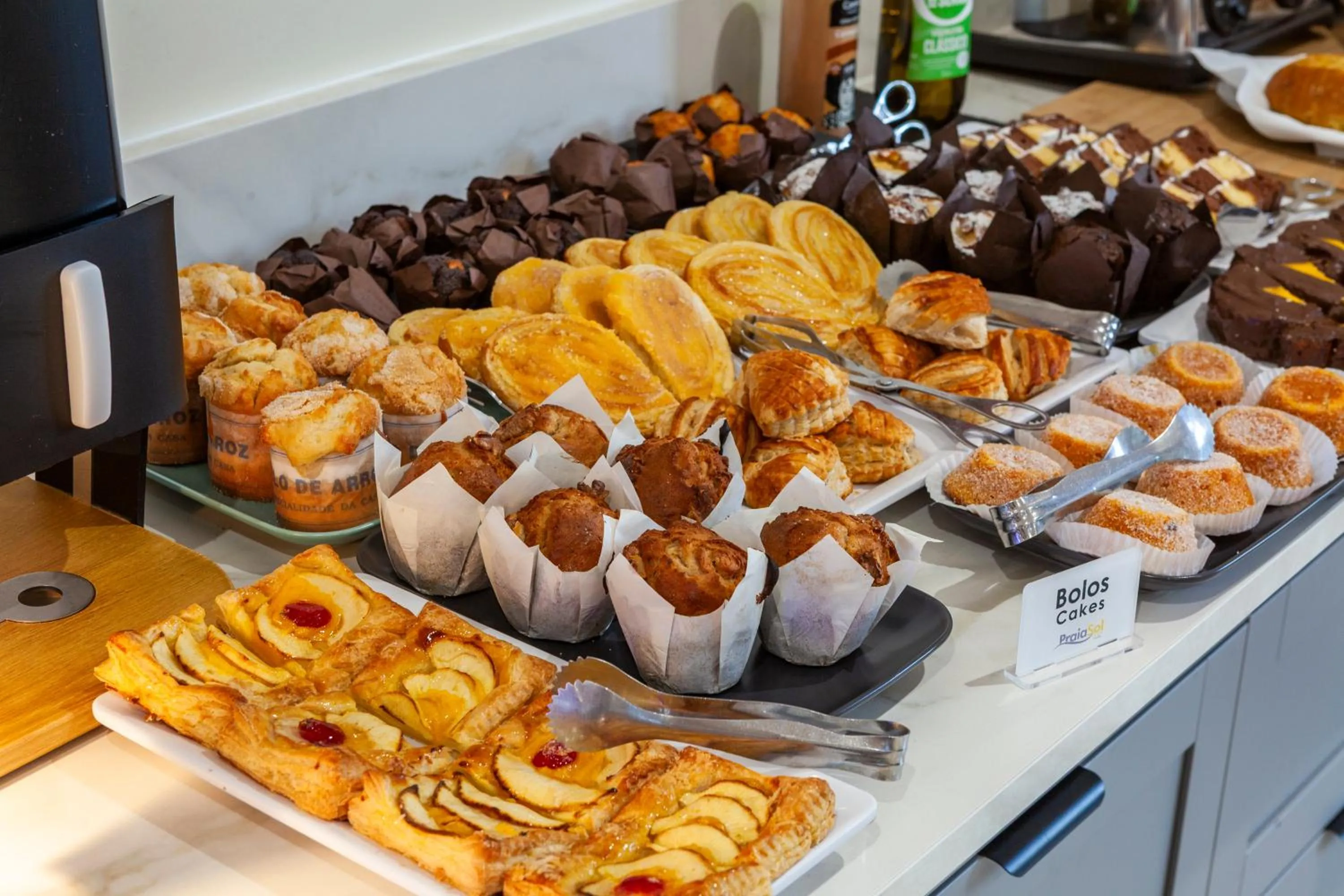 Buffet breakfast in Hotel Praia Sol