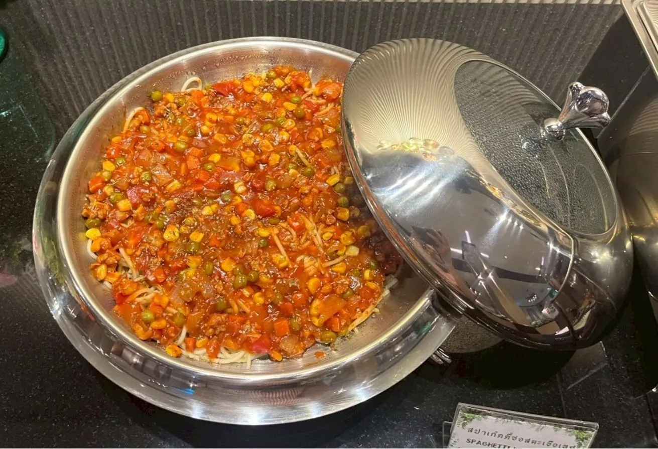 Restaurant/places to eat in The Room Boutique Hotel