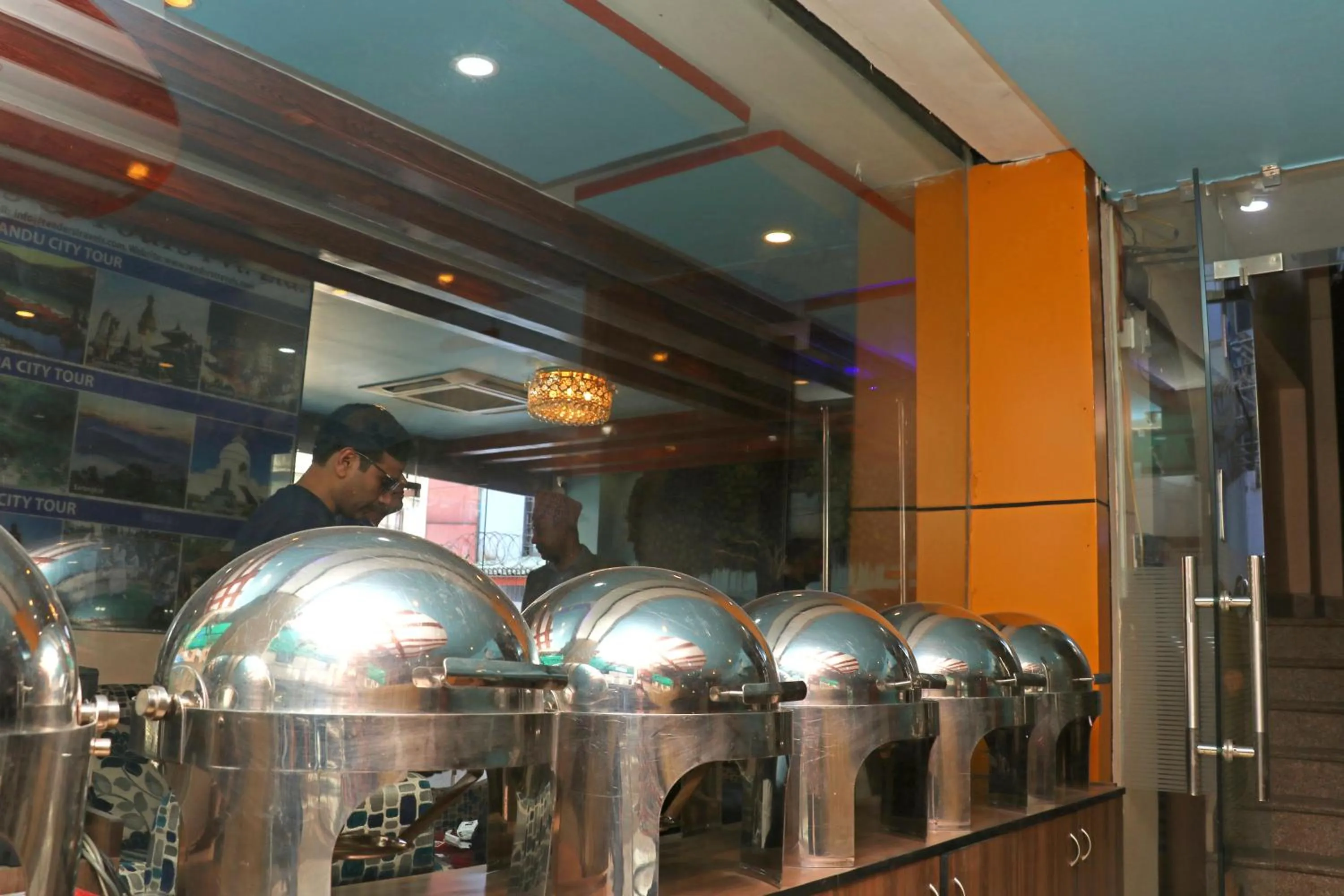 Restaurant/places to eat in Hotel Readers Inn Pvt.Ltd