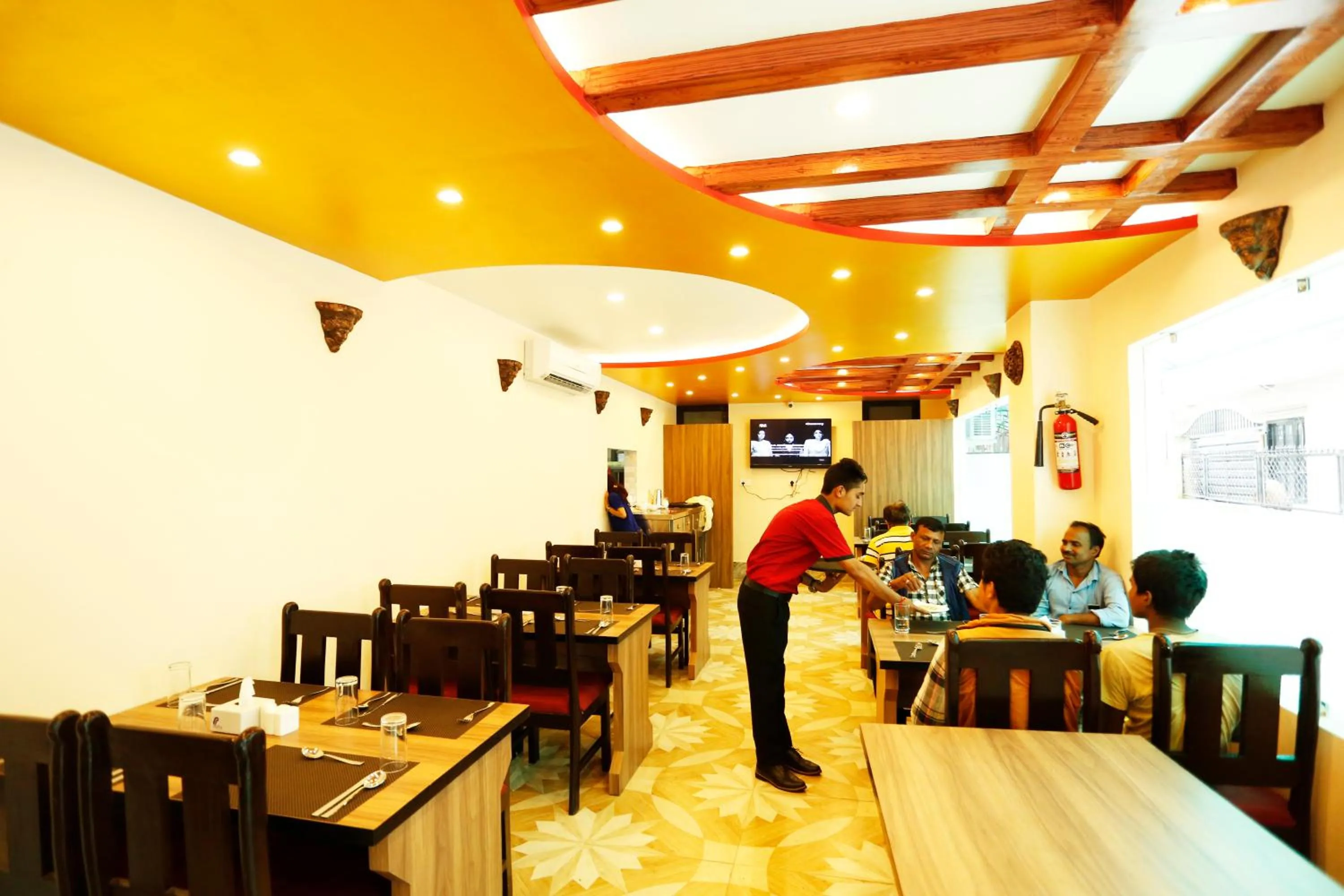 Restaurant/places to eat in Hotel Readers Inn Pvt.Ltd