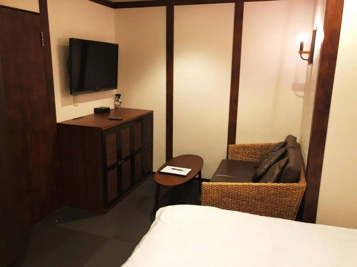 Photo of the whole room, Bed in Hotel 3 O'Clock Tennoji