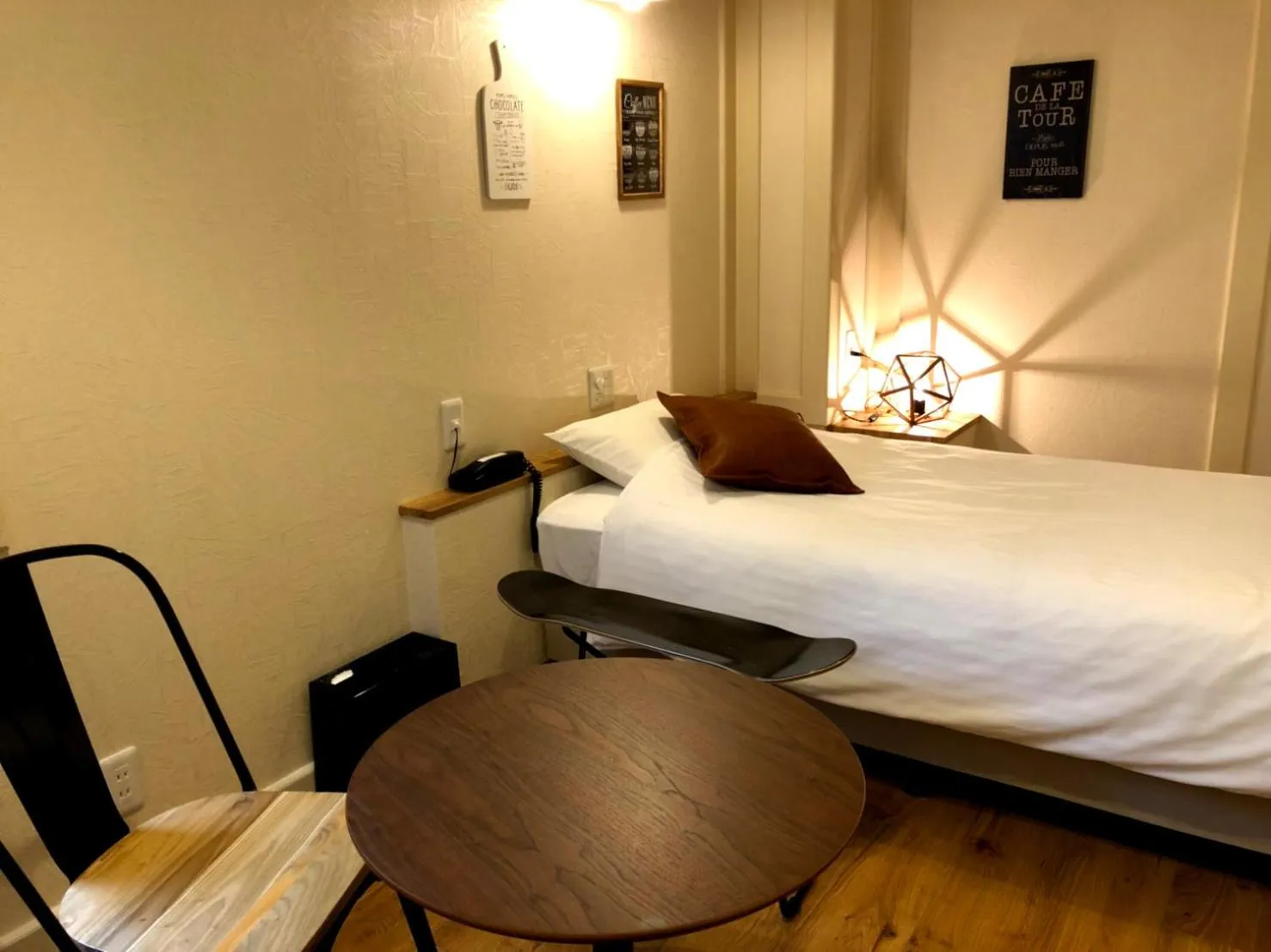 Photo of the whole room, Bed in Hotel 3 O'Clock Tennoji