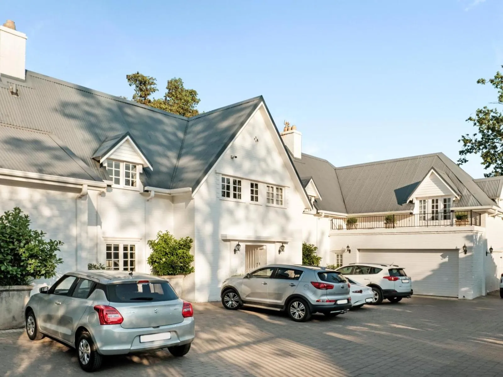 Facade/entrance in Oxford Healthcare Retreat