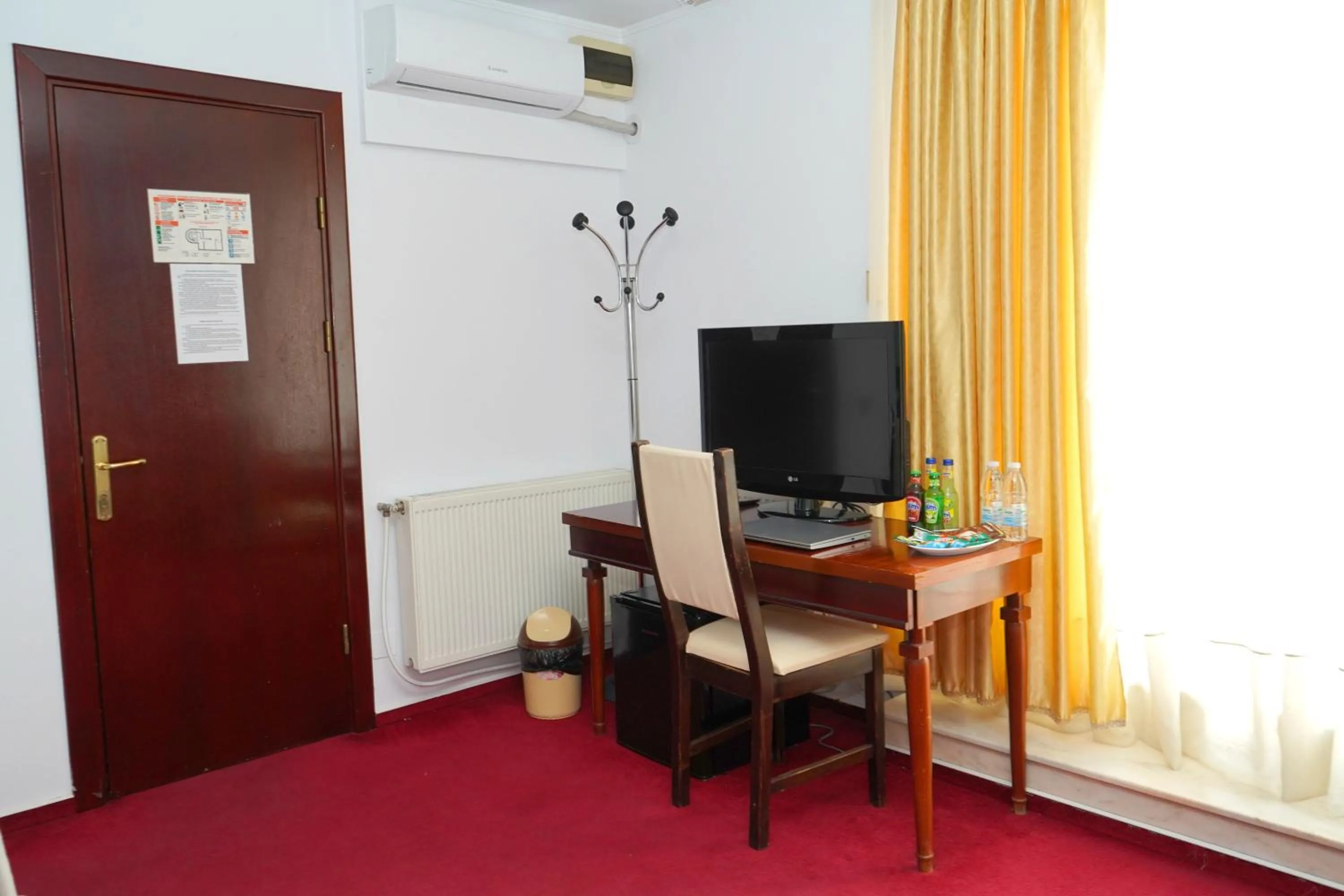 TV and multimedia in Hotel Bliss