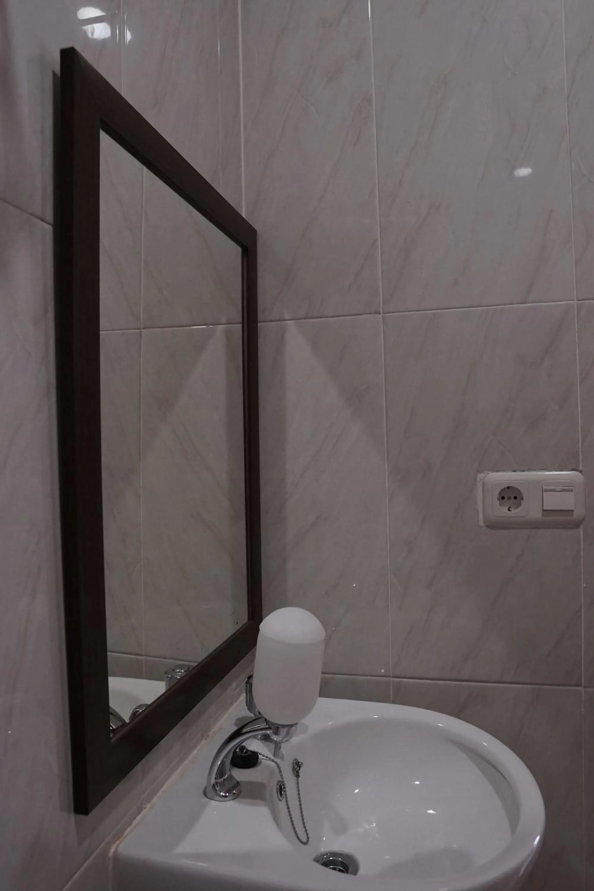 Bathroom in Cemerlang Inn