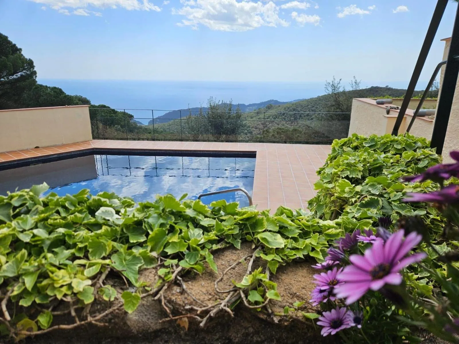 Spring in La Roqueta Hotel