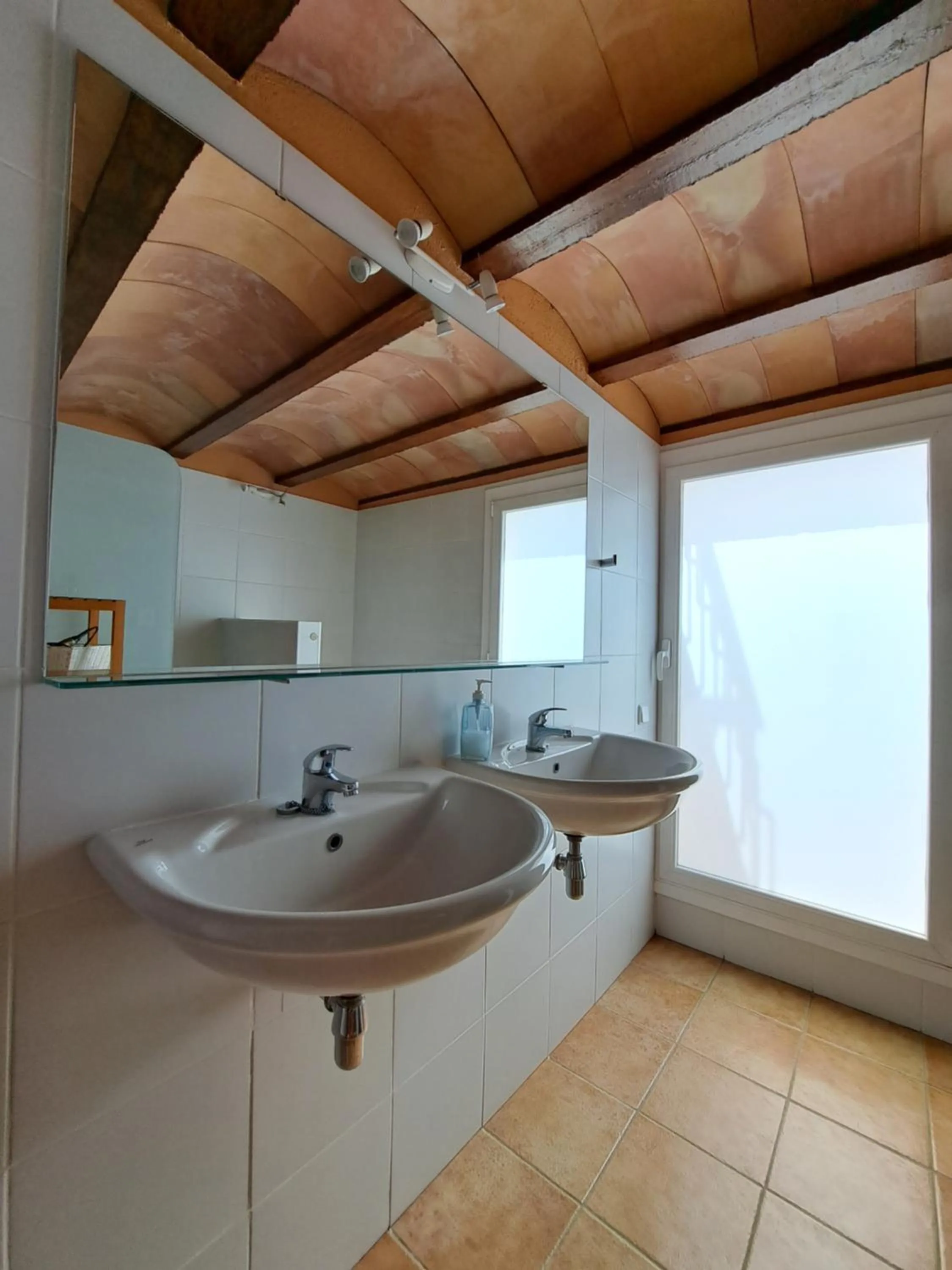 Bathroom in La Roqueta Hotel