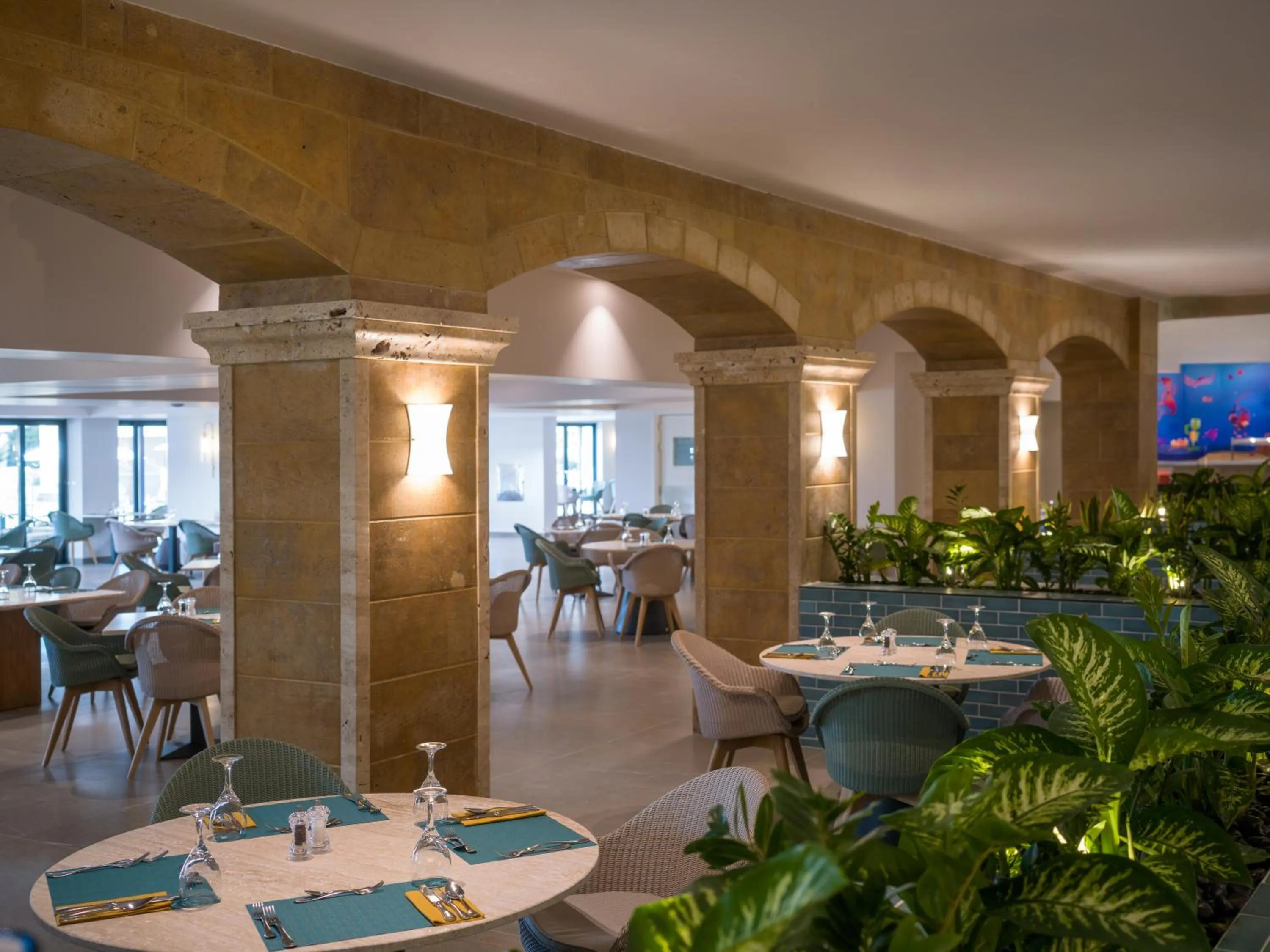 Restaurant/places to eat in Neptune Luxury Resort