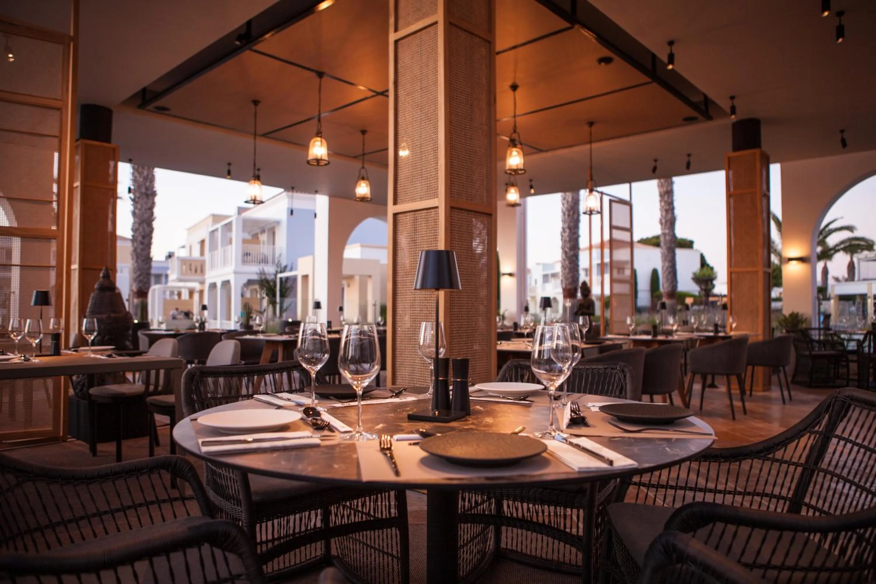 Restaurant/places to eat in Neptune Luxury Resort