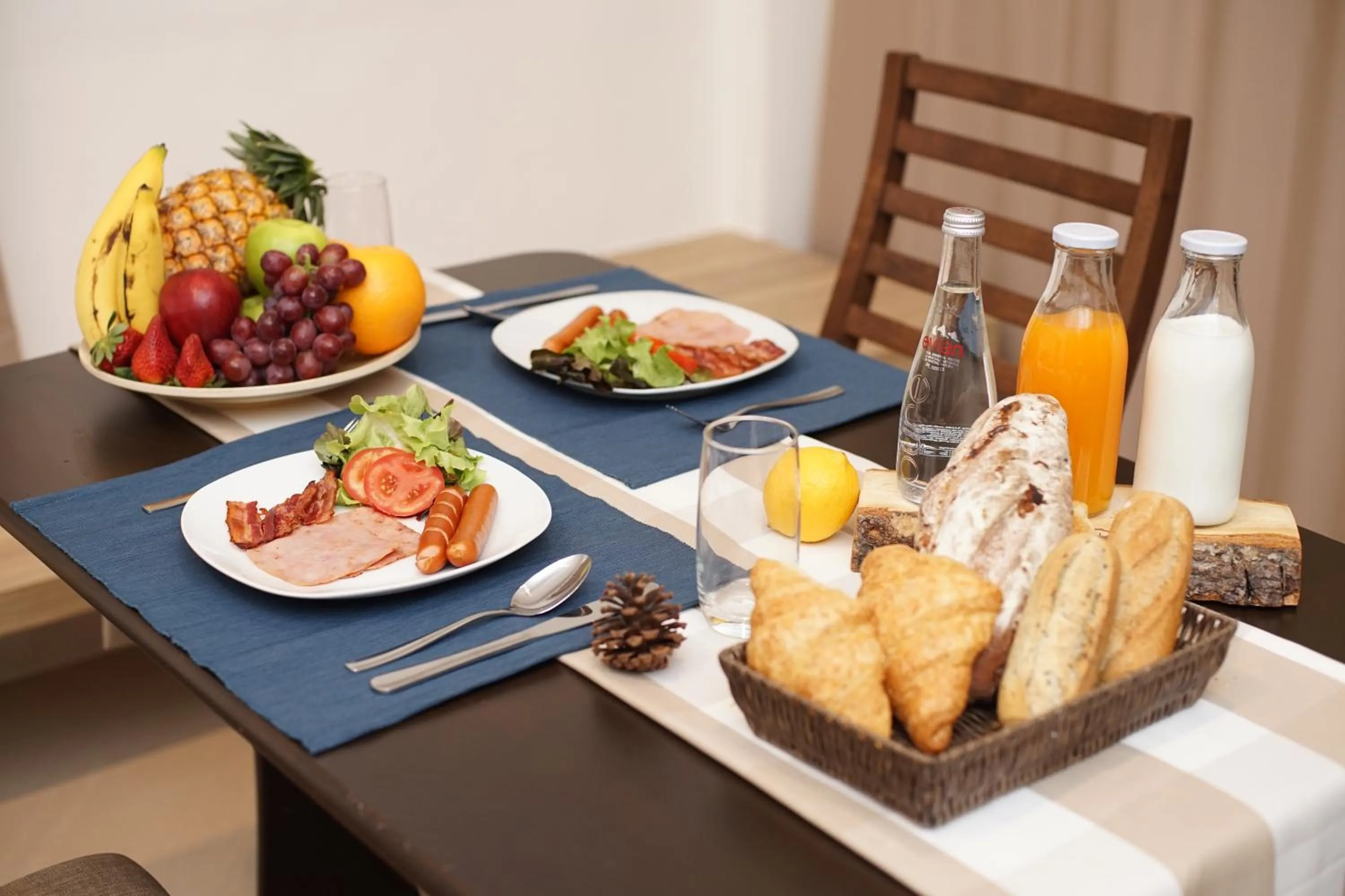 American breakfast in Aquavana Haad Rin Resort