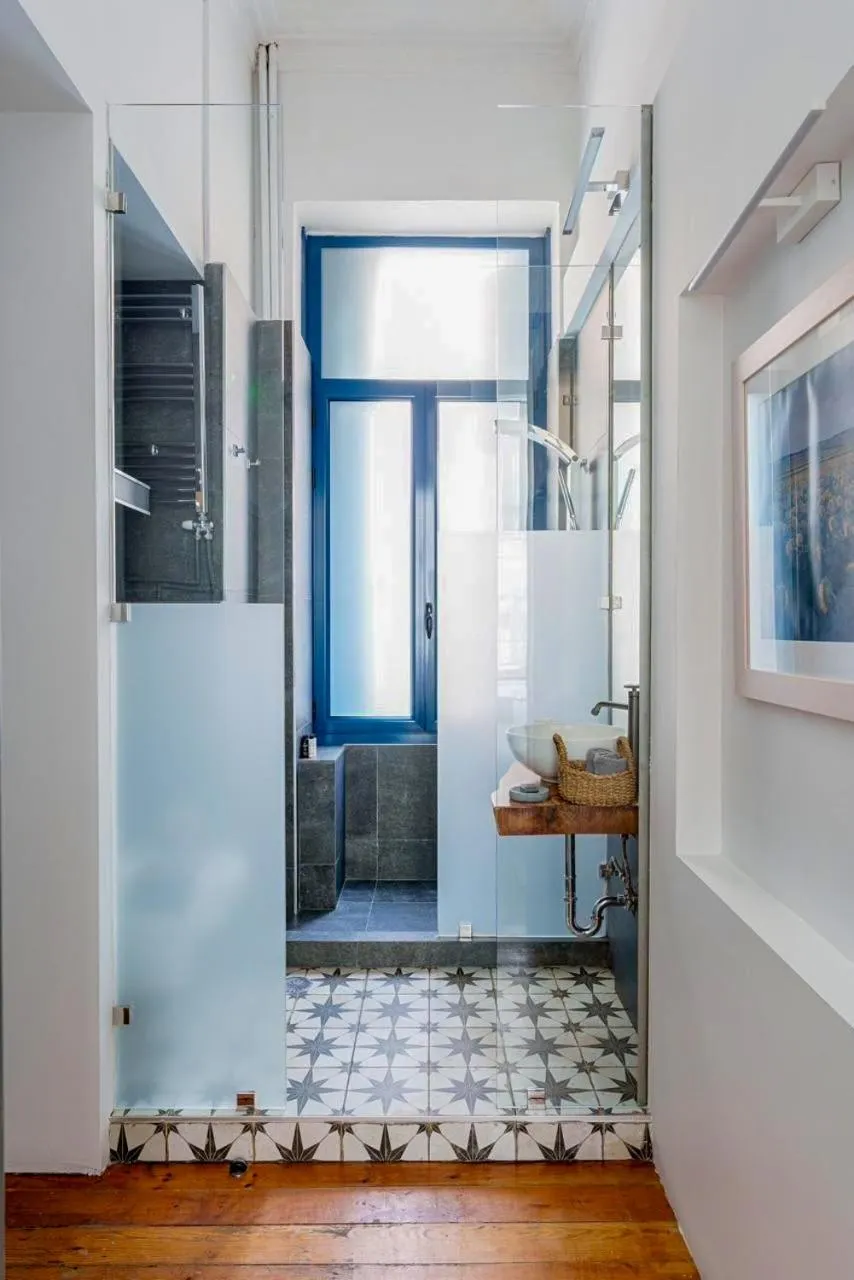 Shower in Art Pantheon - Suites & Apartments