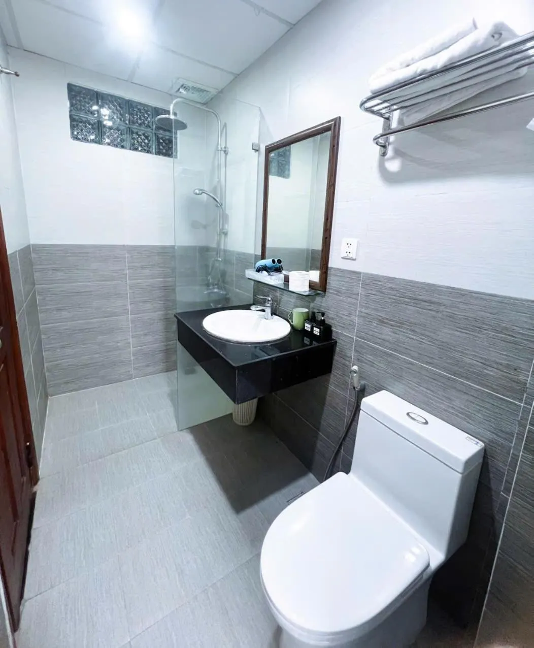 Shower in Saluxhotel&Apartment 2