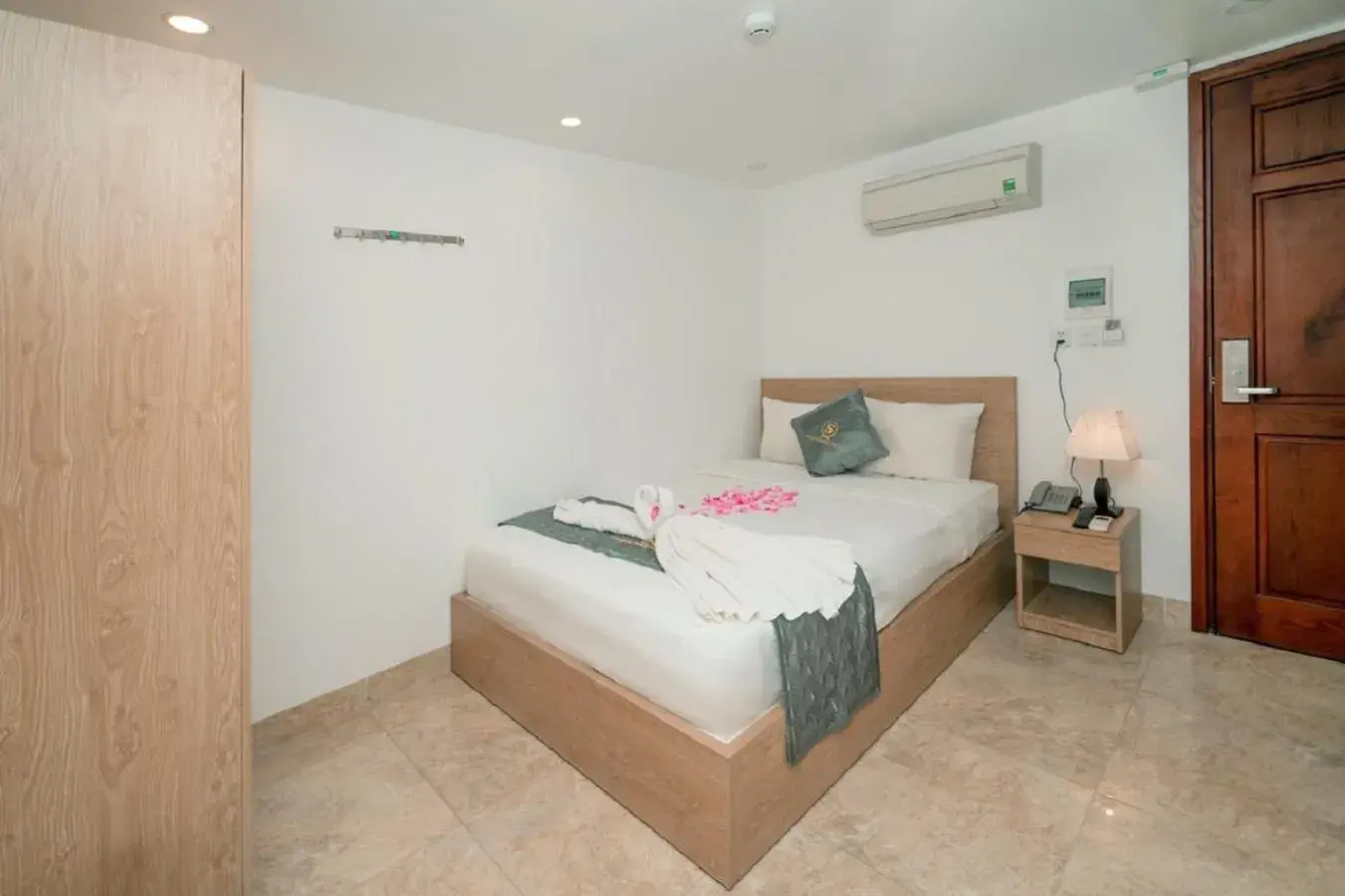 Deluxe Double Room in Gold Summer 2 Hotel Deluxe Double Room in Gold Summer 2 Hotel