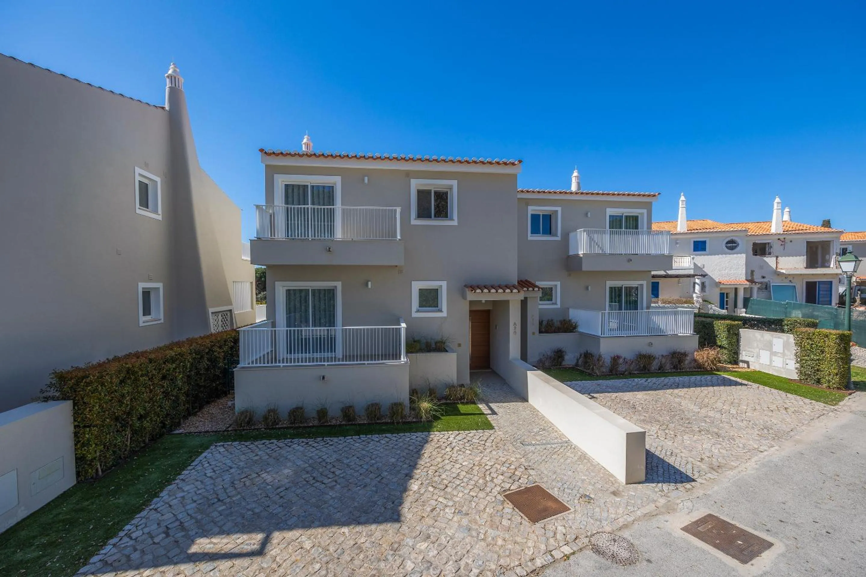 Property building in Vale Do Lobo Resort