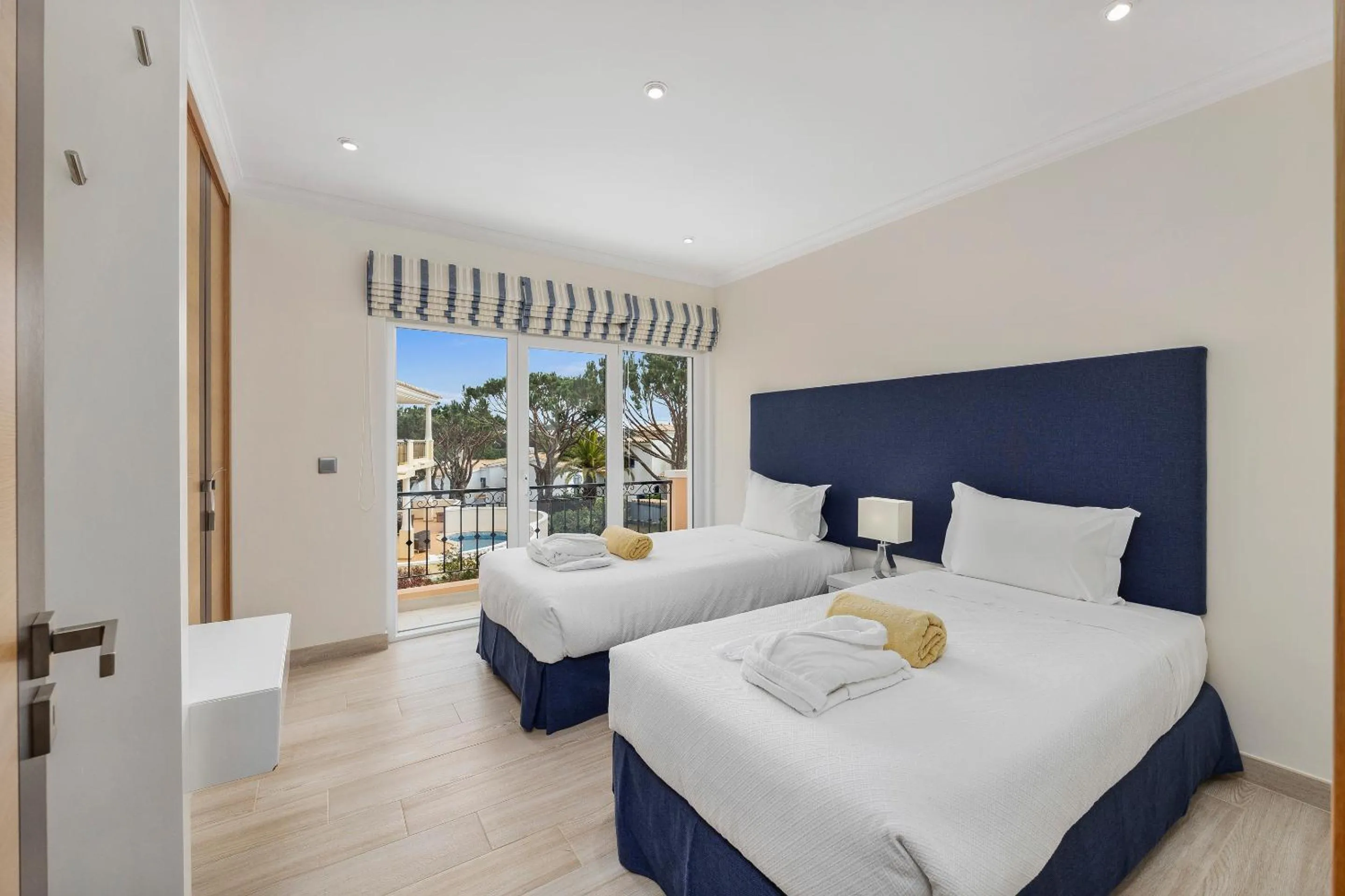 Bed in Vale Do Lobo Resort
