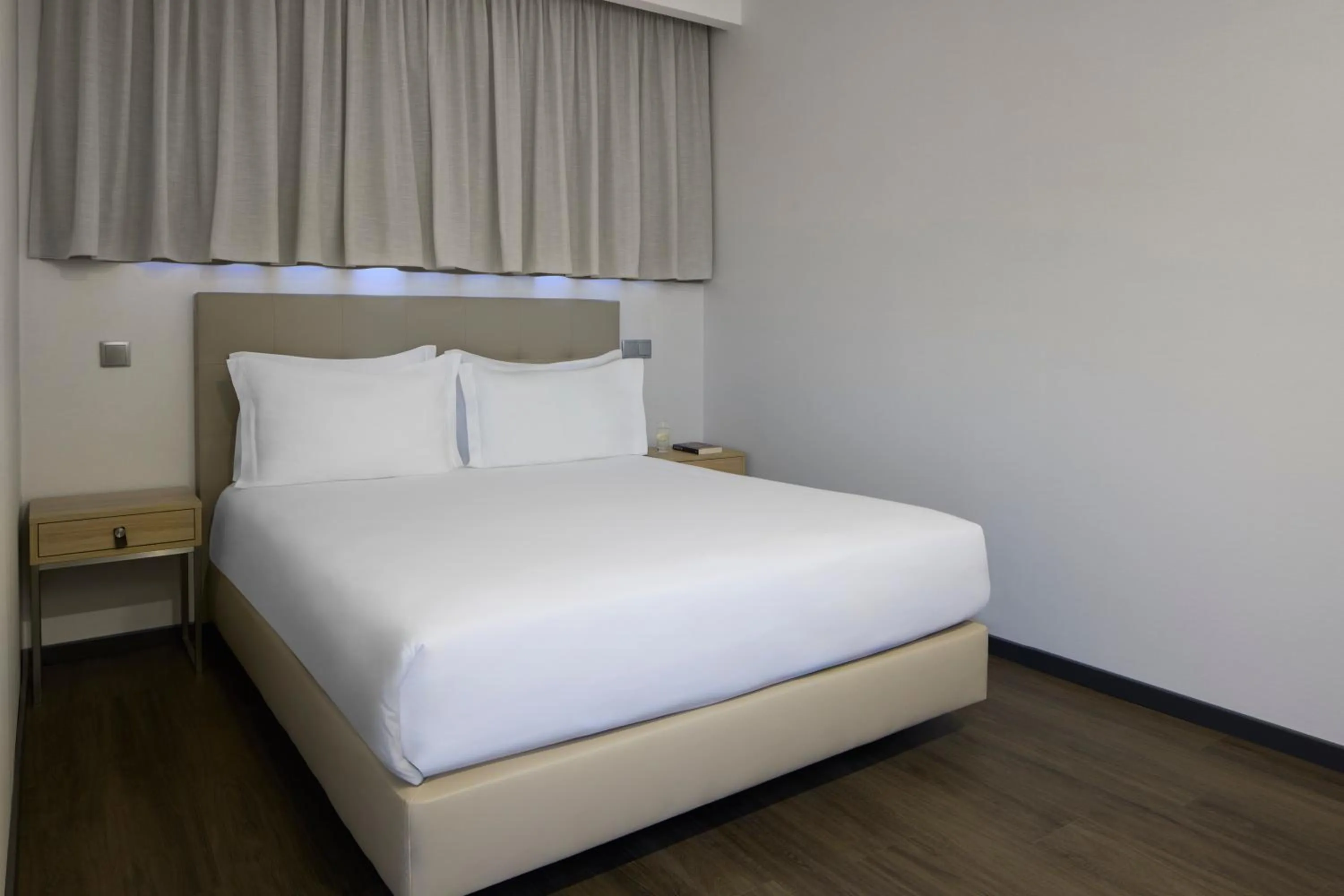 Bed in Alcazar Hotel & SPA