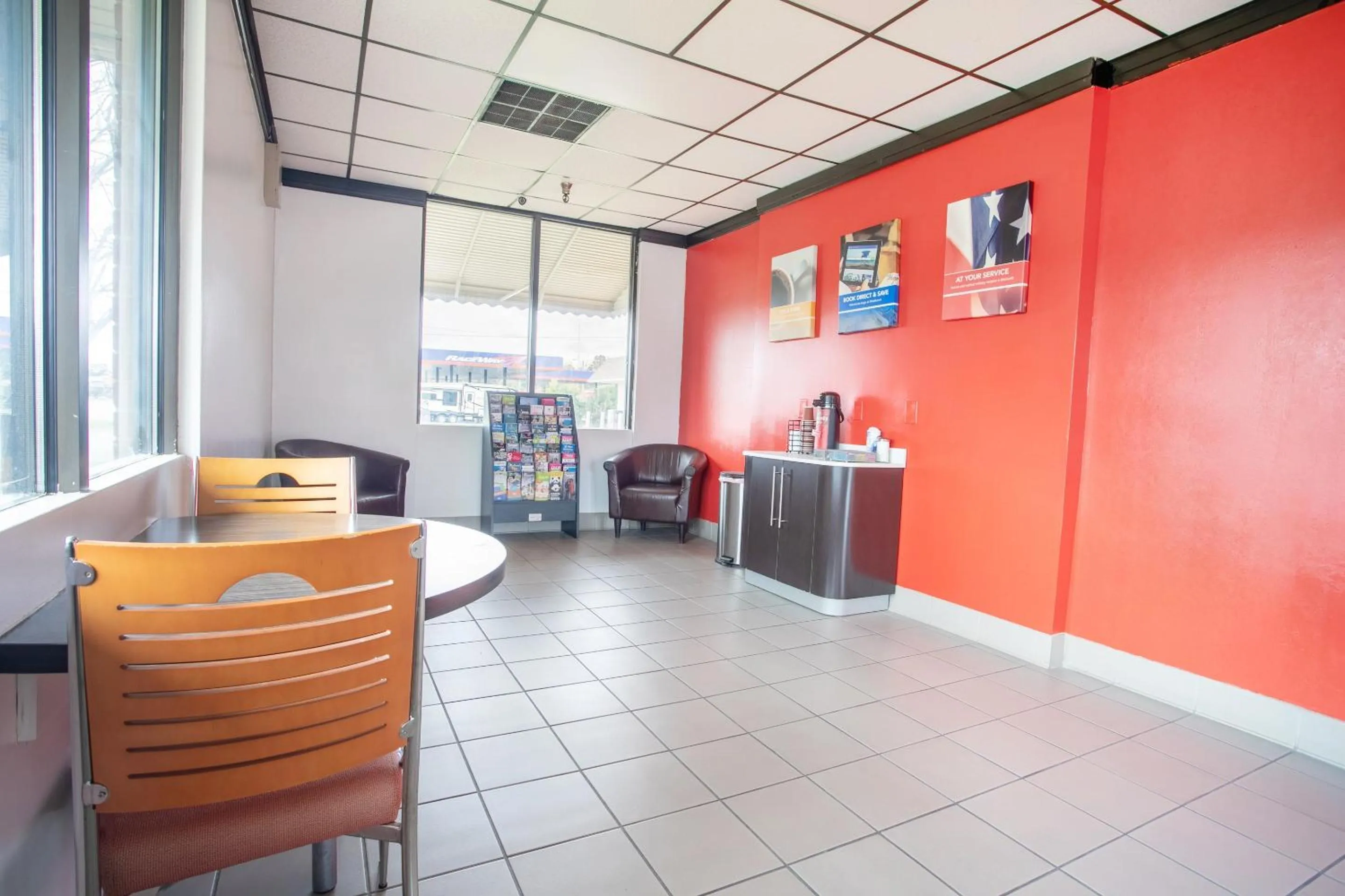 Lobby or reception in OYO Hotel Lake Park-Valdosta I-75