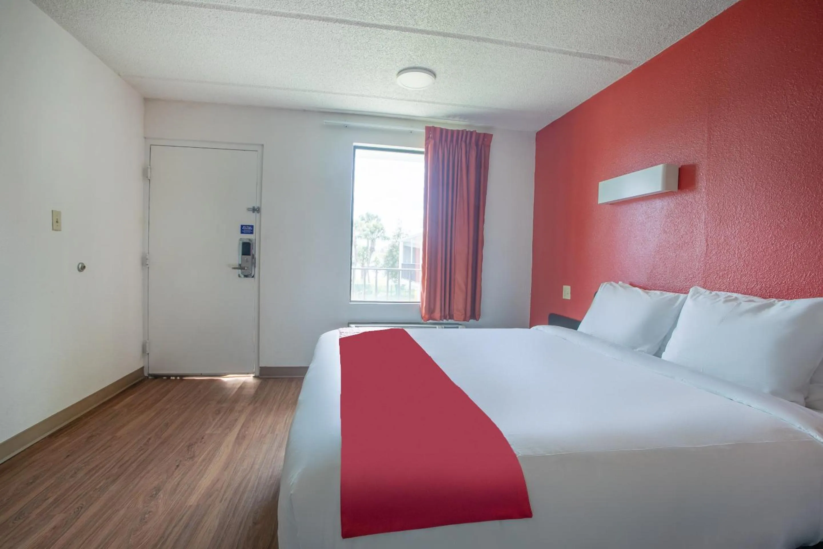 Bedroom in OYO Hotel Lake Park-Valdosta I-75