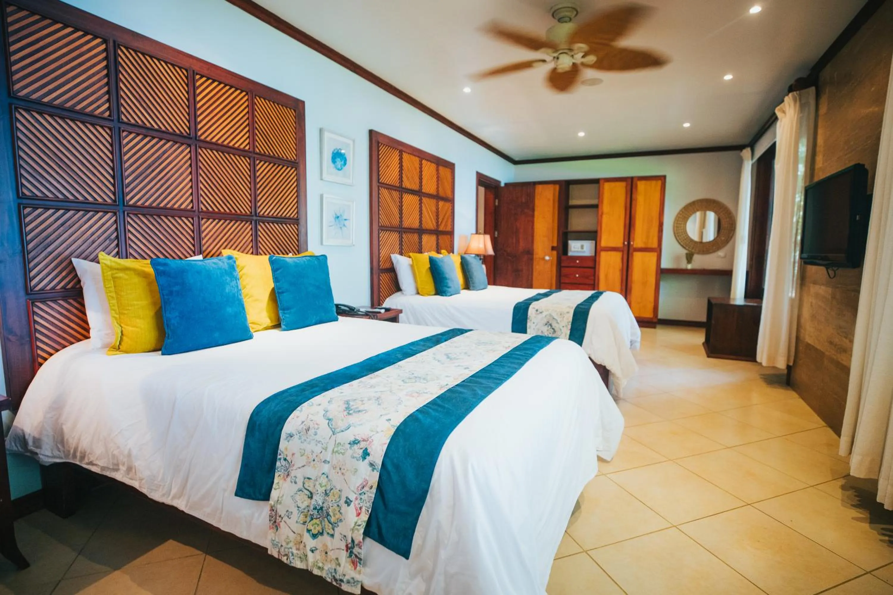 Bedroom, Bed in Hotel Bosque del Mar Playa Hermosa