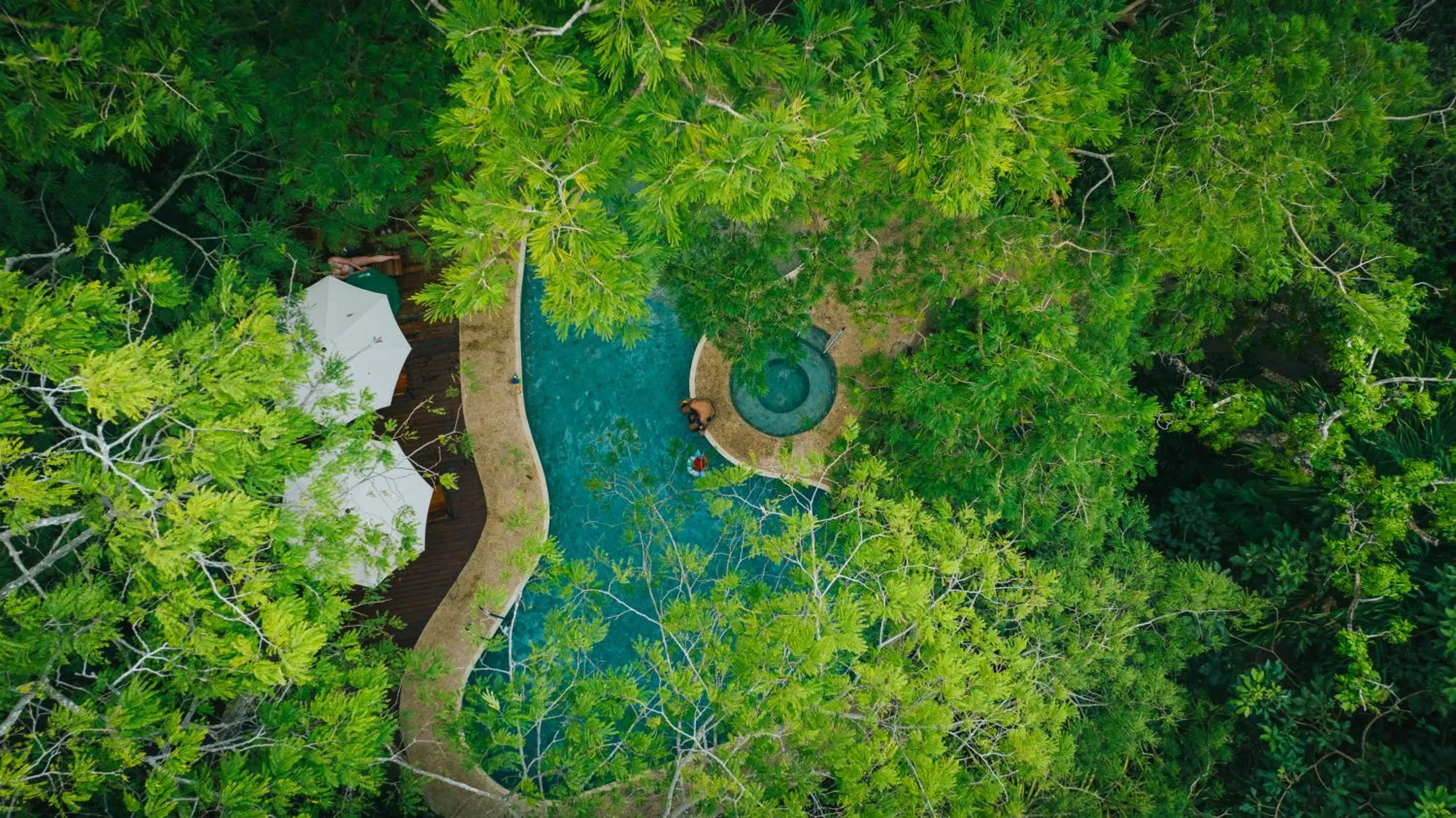 Swimming pool in Hotel Bosque del Mar Playa Hermosa