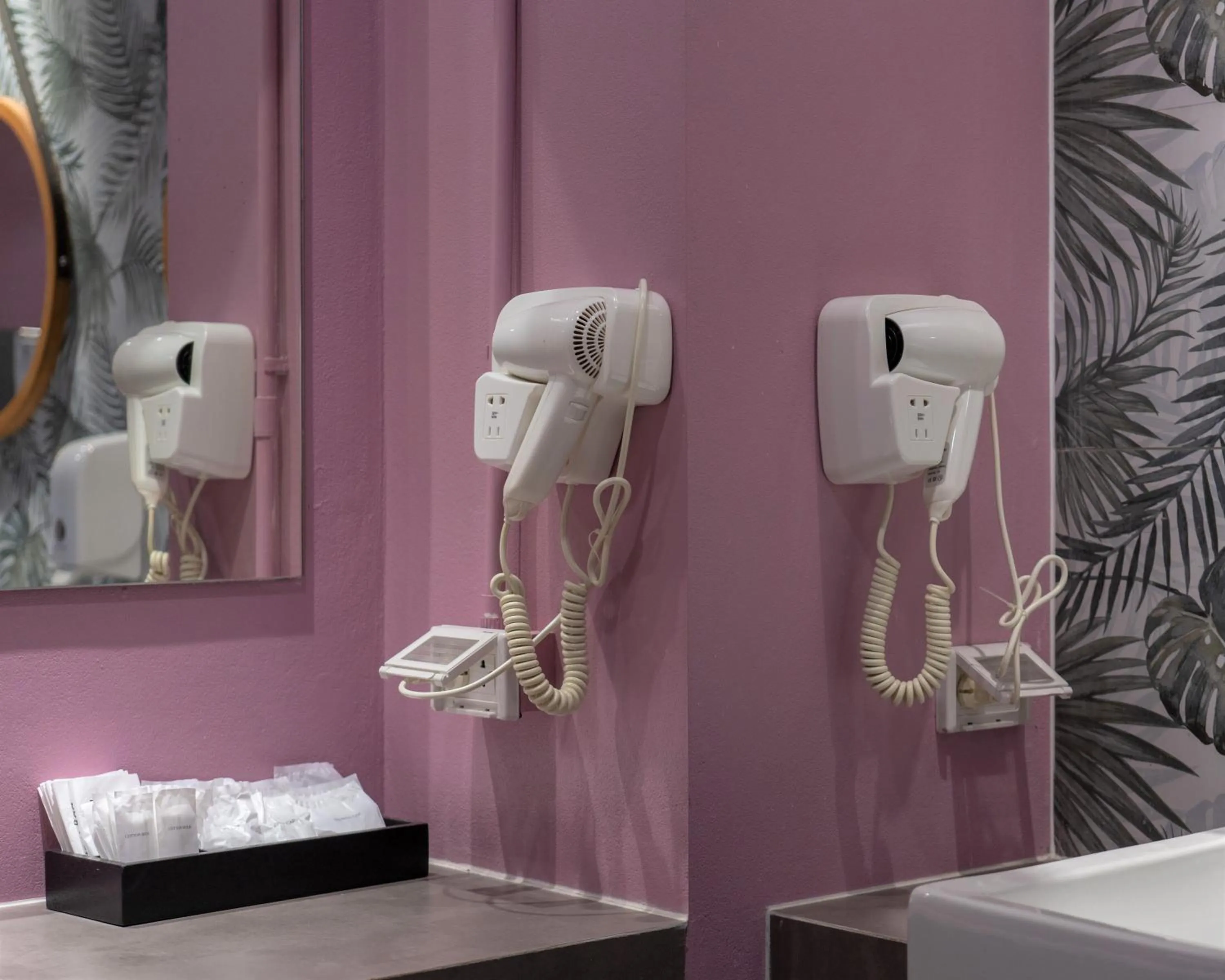 Shower in Lub d Koh Samui Chaweng Beach - Beachfront & Vibrant Social Vibe