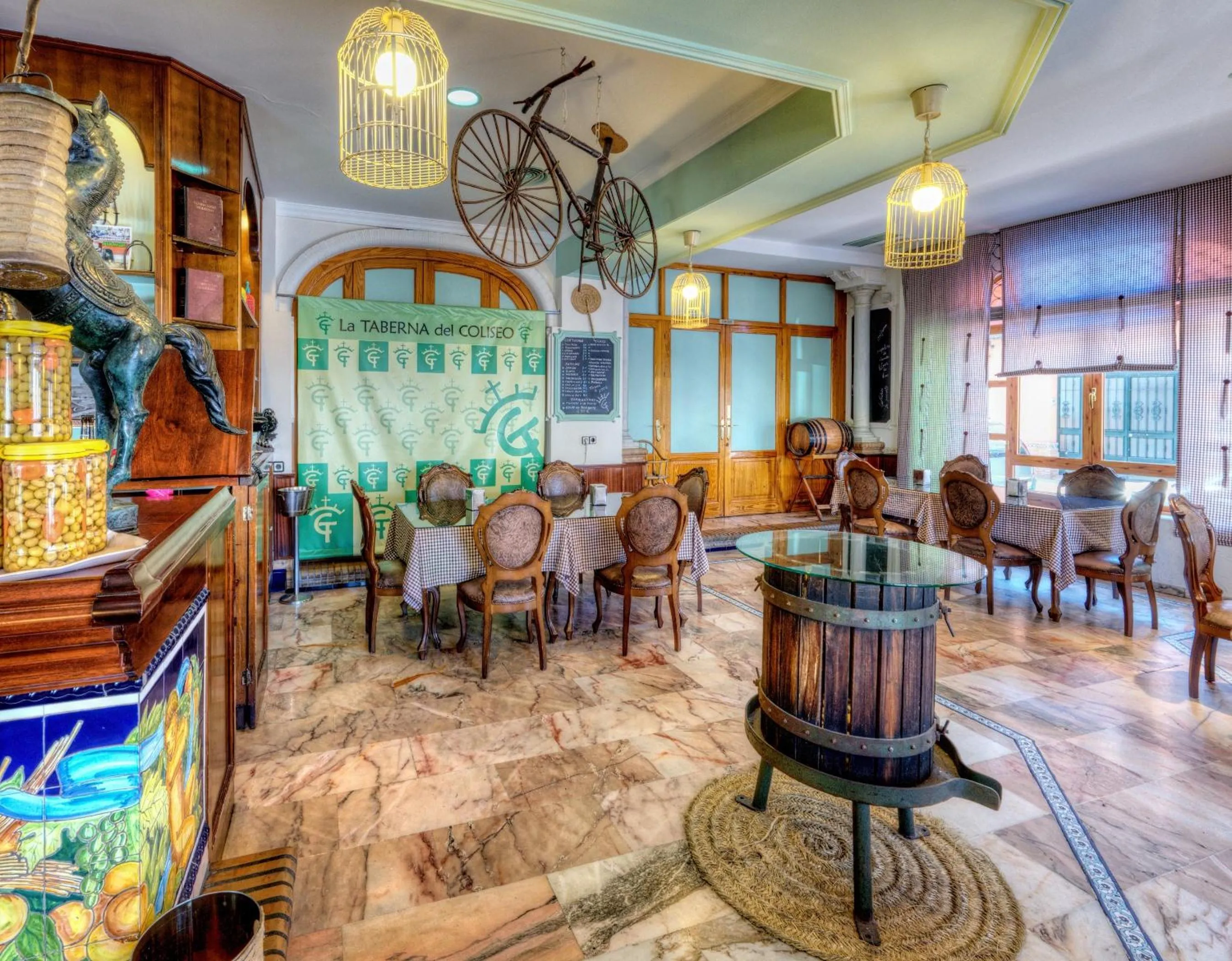 Lounge or bar, Restaurant/Places to Eat in Hotel Sandra