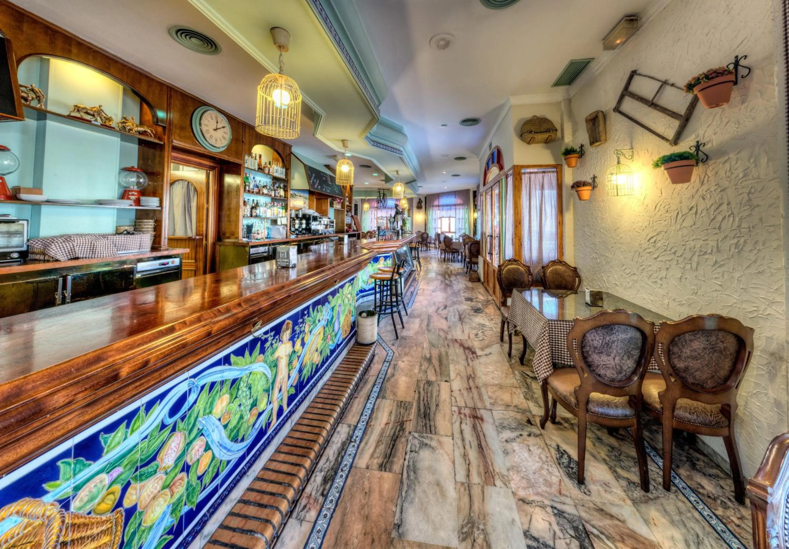 Restaurant/places to eat in Hotel Sandra