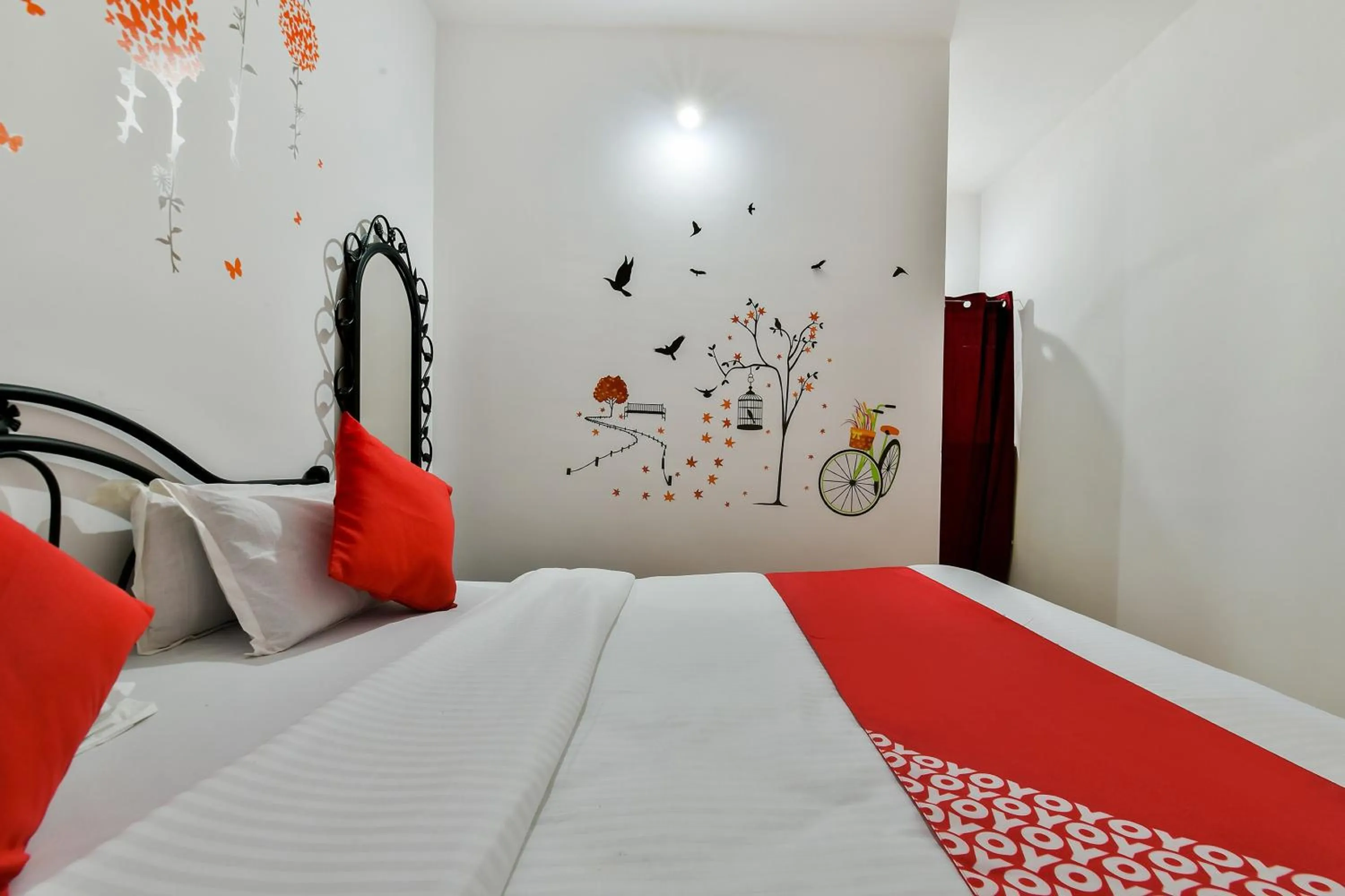 Bedroom in Hotel O Route Near Calangute Beach