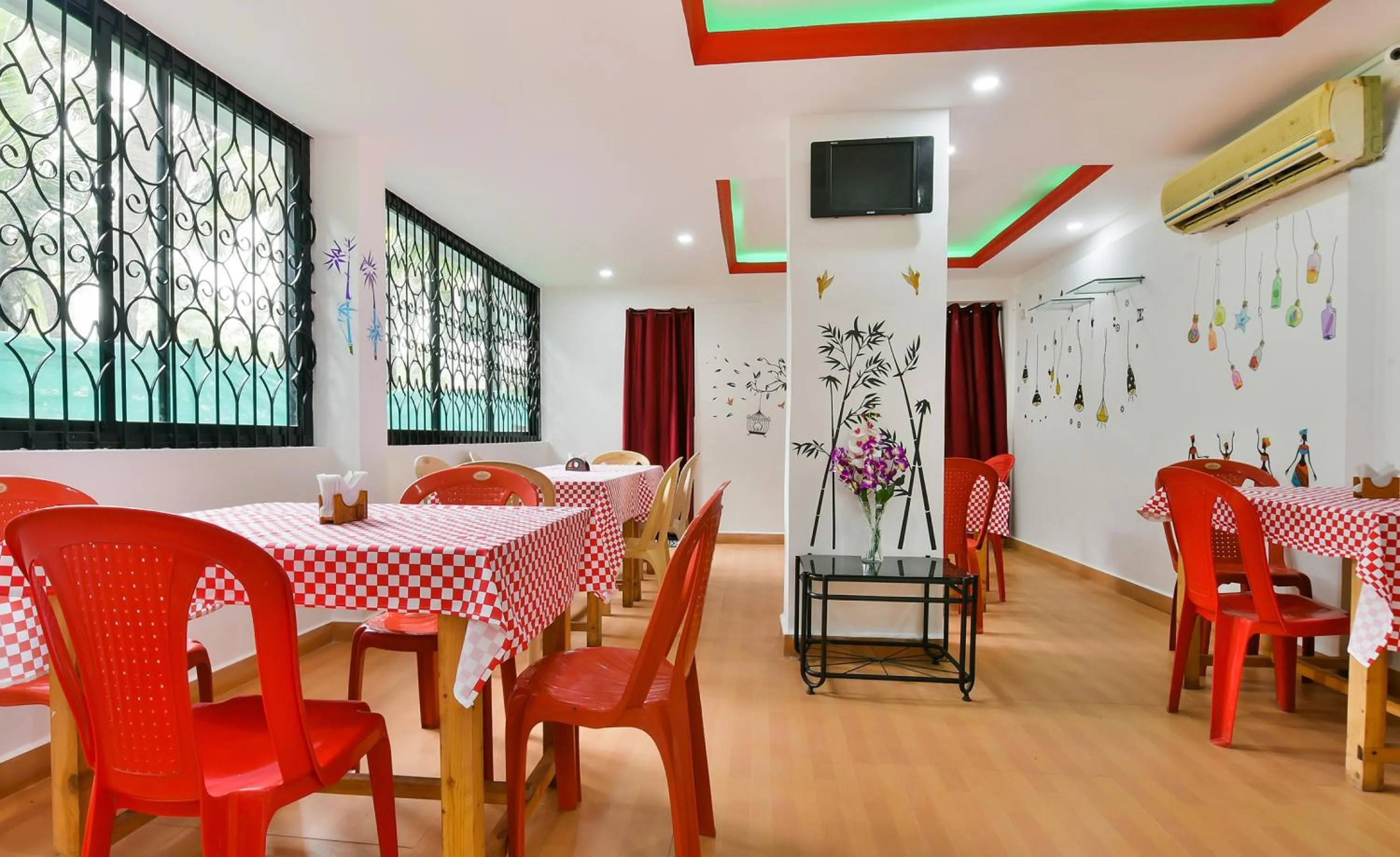 Restaurant/places to eat in Hotel O Route Near Calangute Beach