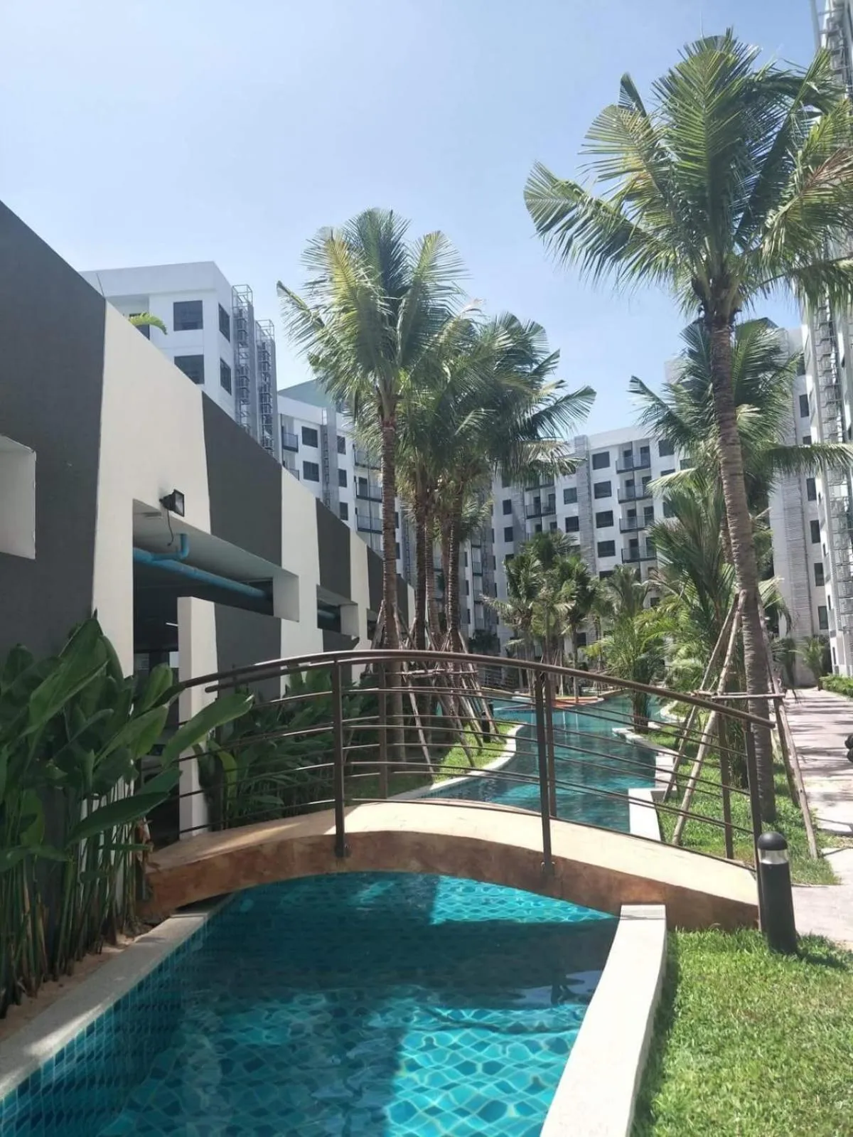 Swimming pool in Arcadia Beach Resort By Dary