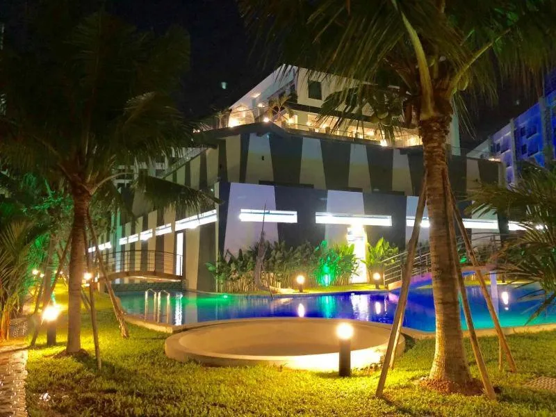 Property building in Arcadia Beach Resort By Dary