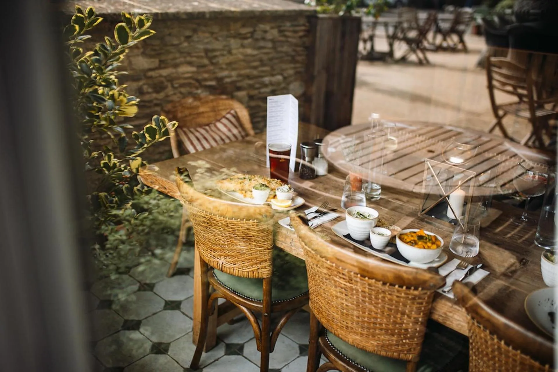 Restaurant/places to eat in Eliot Arms