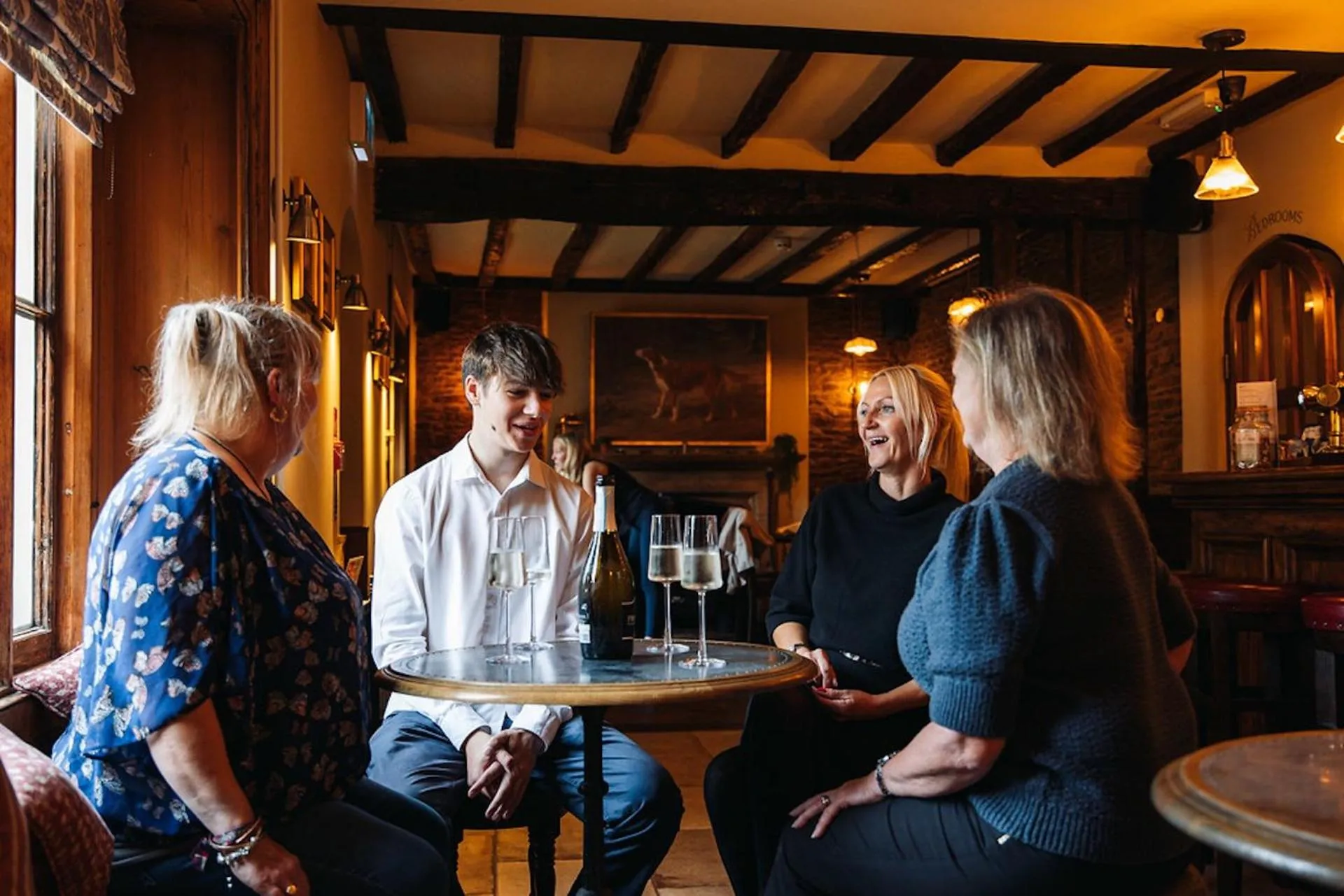 Restaurant/places to eat in Eliot Arms