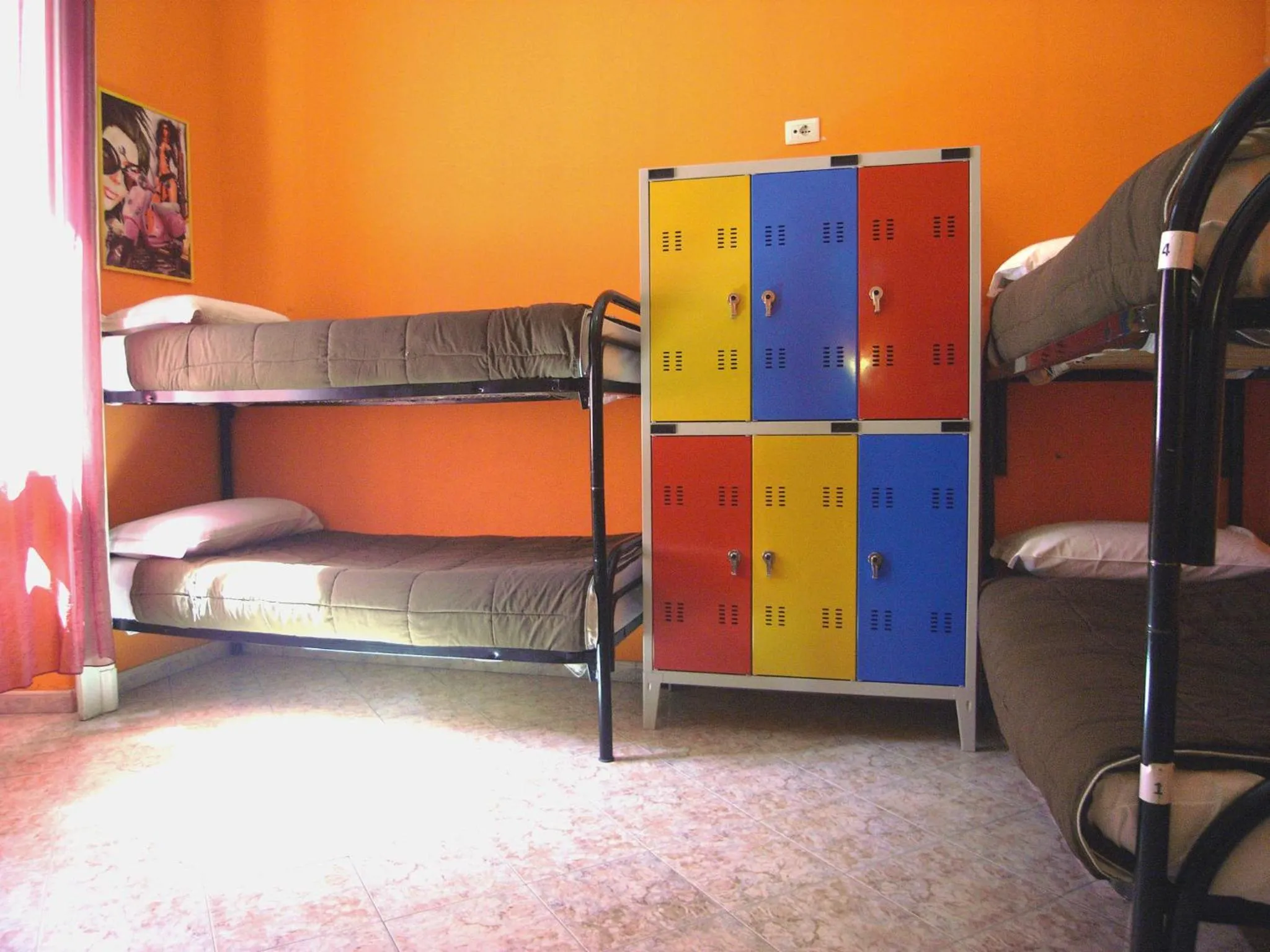Bedroom, Bunk Bed in Hostel California