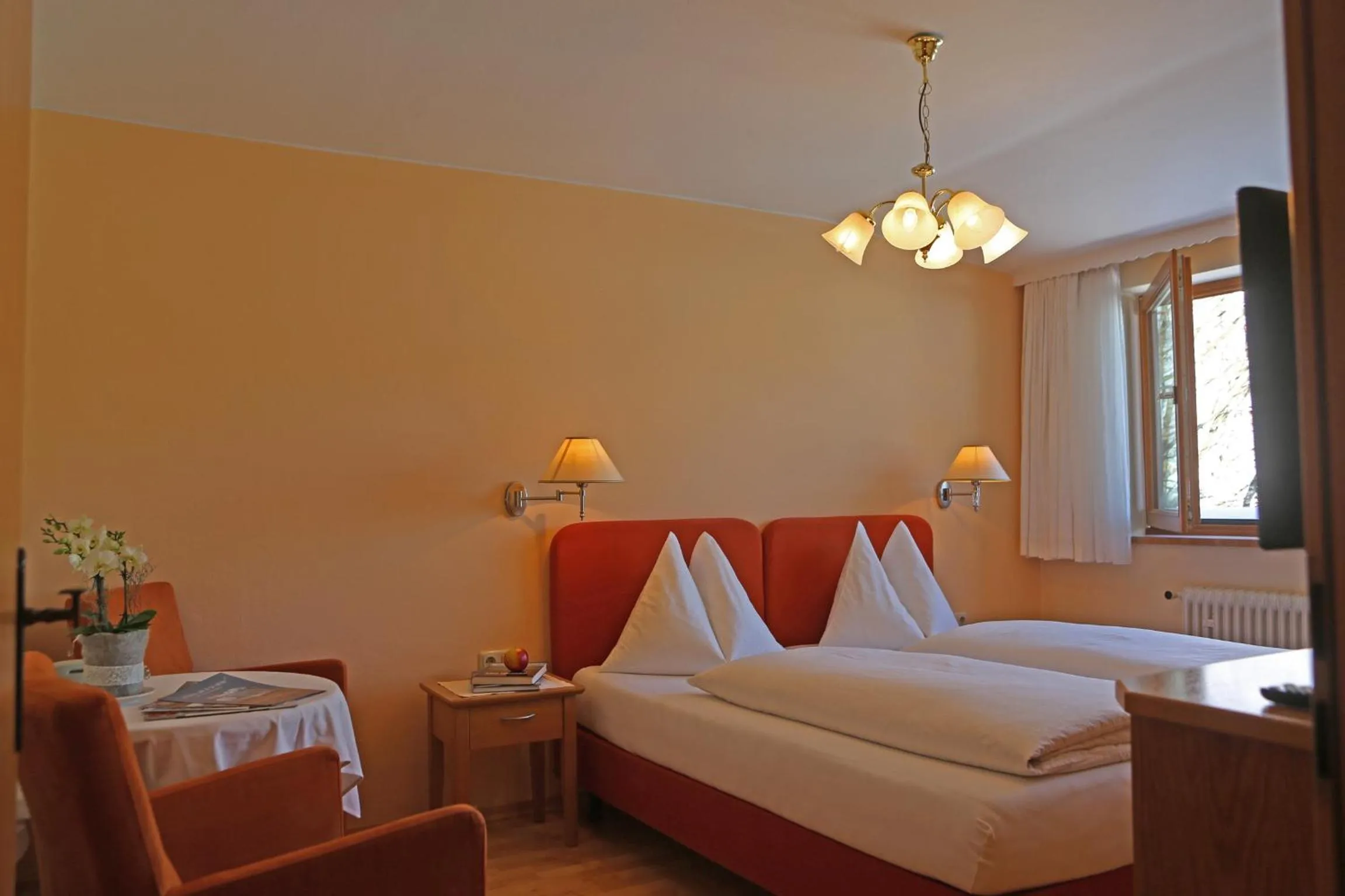 Bed in Hotel - Restaurant Gosauerhof