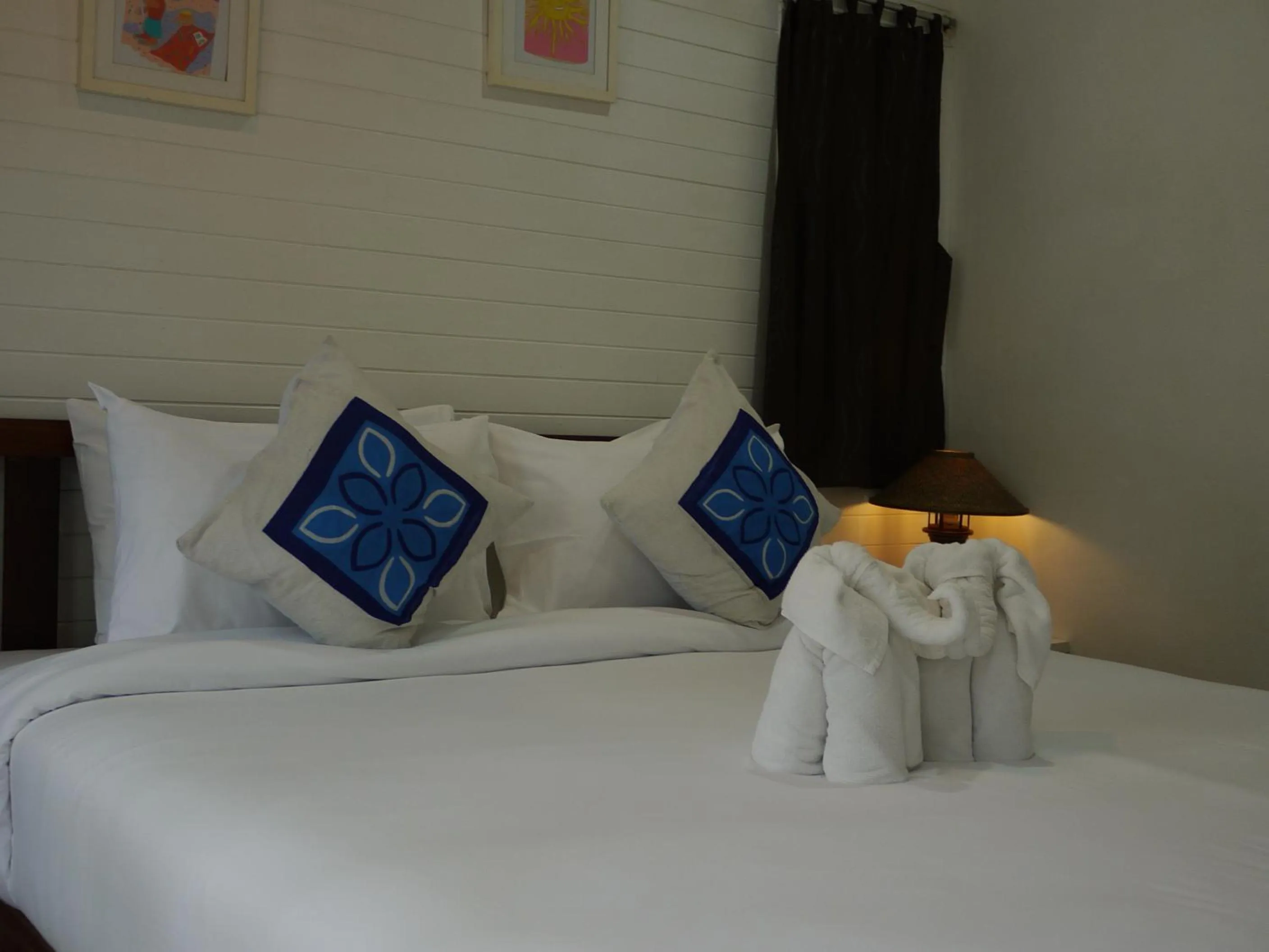 Bed in Reera Resort