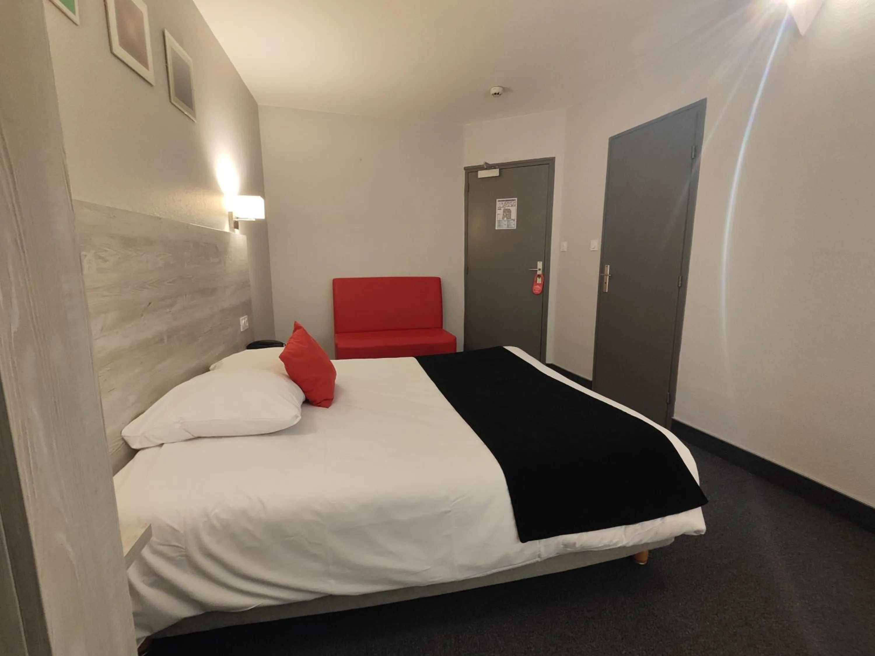 Bed in Campanile Grenoble Centre Gare