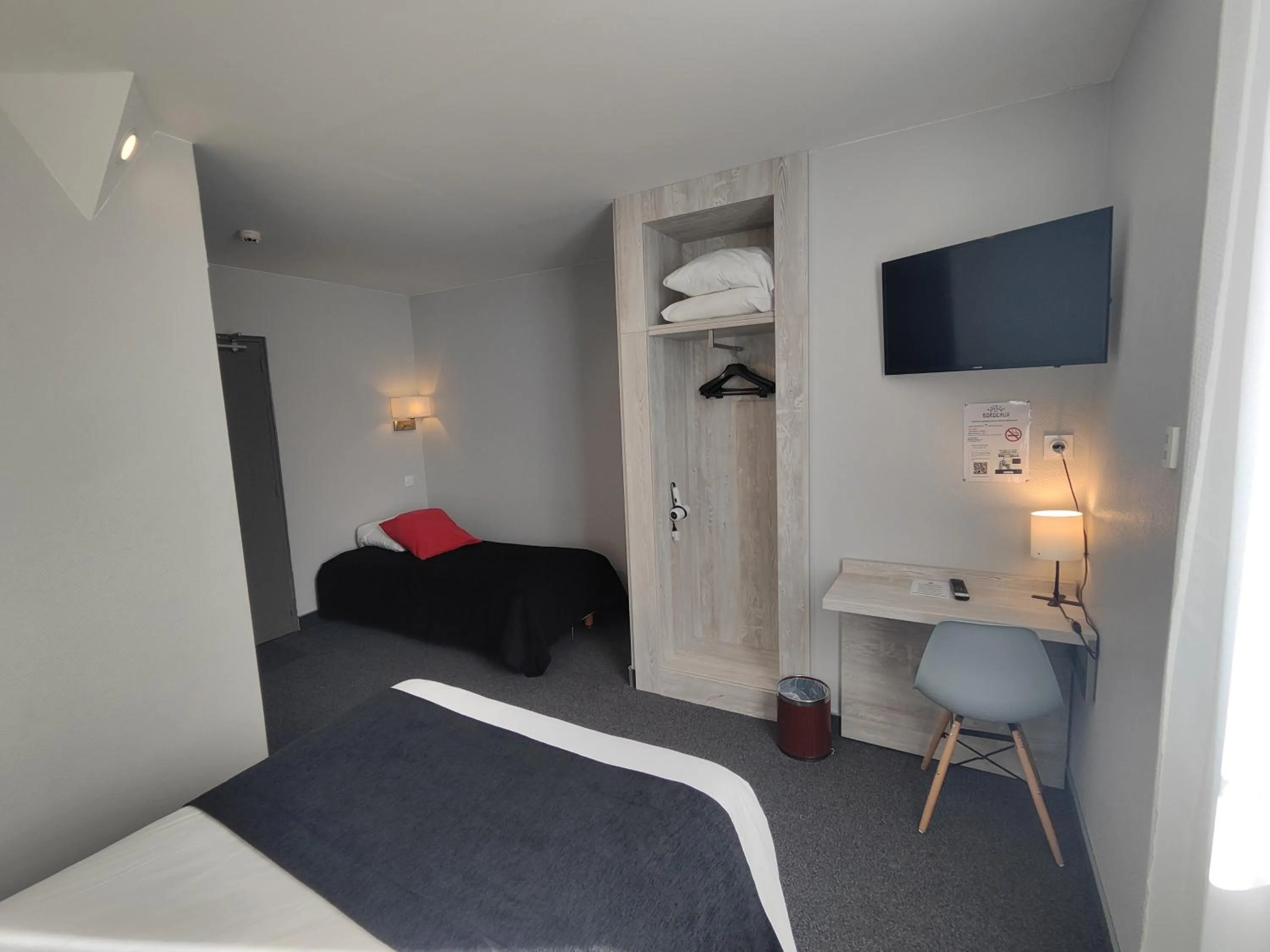 Bed in Campanile Grenoble Centre Gare