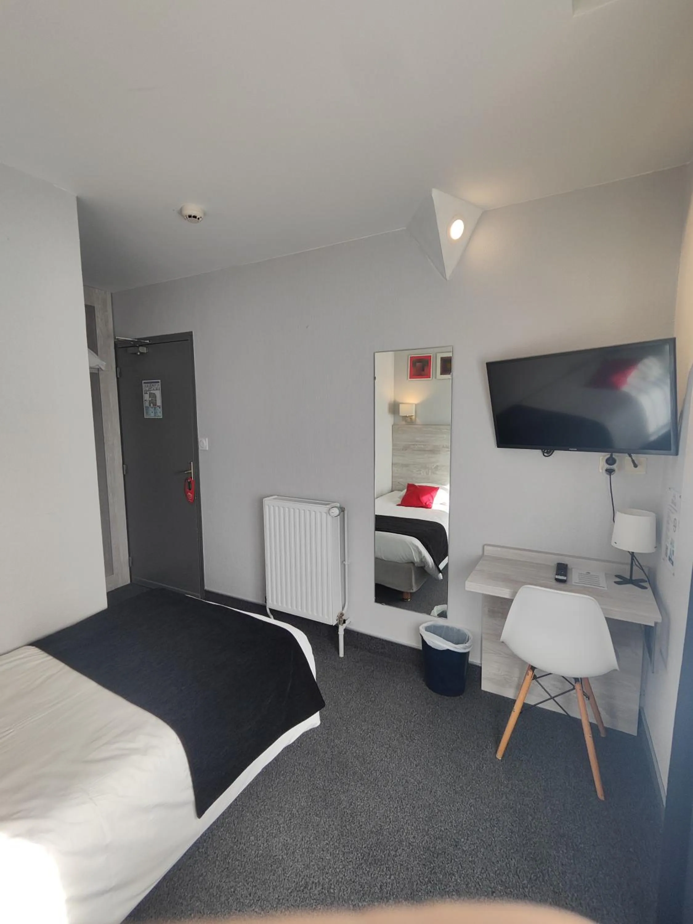 Bed in Campanile Grenoble Centre Gare