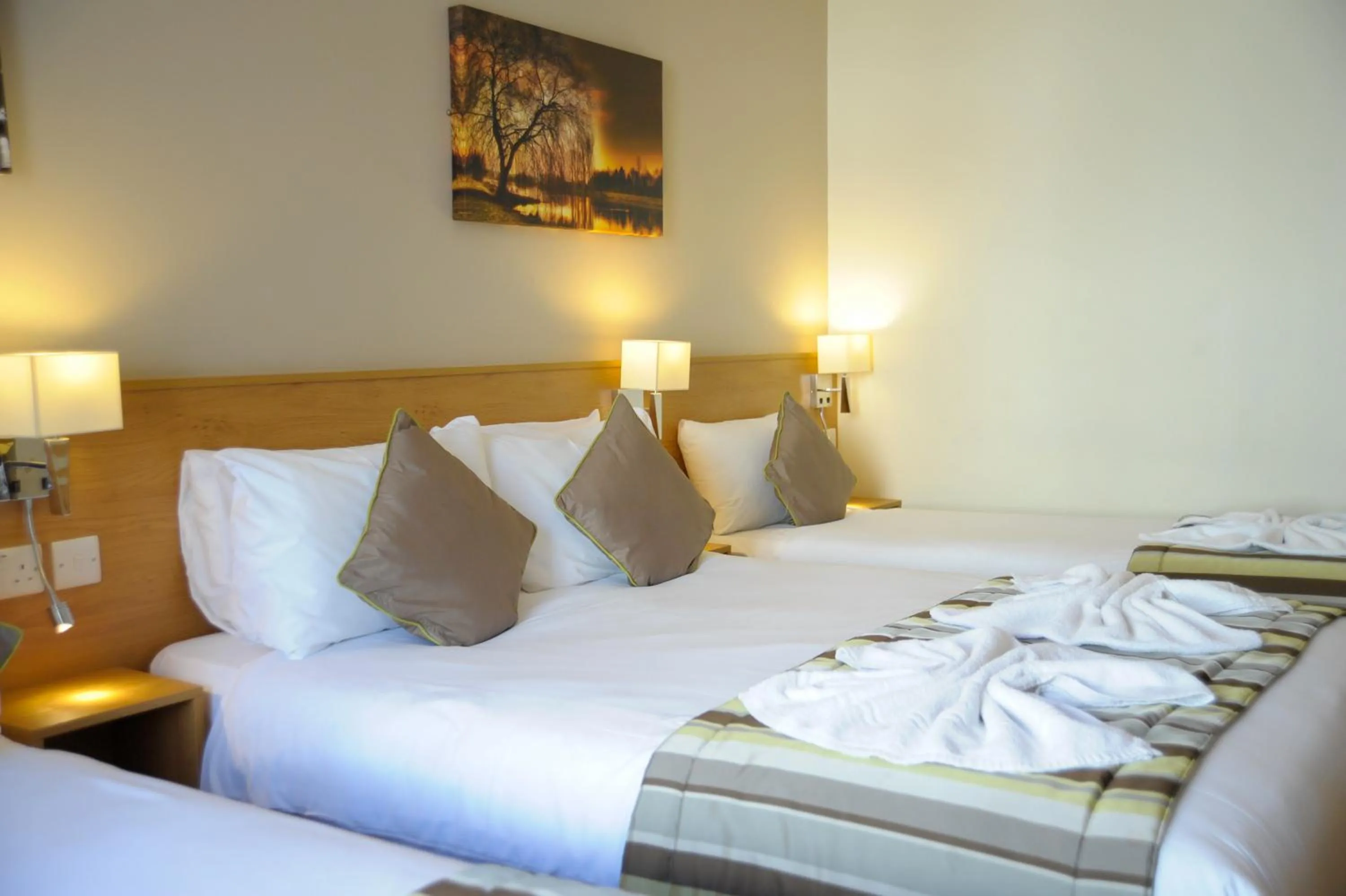 Bed in Kings Cross Inn Hotel