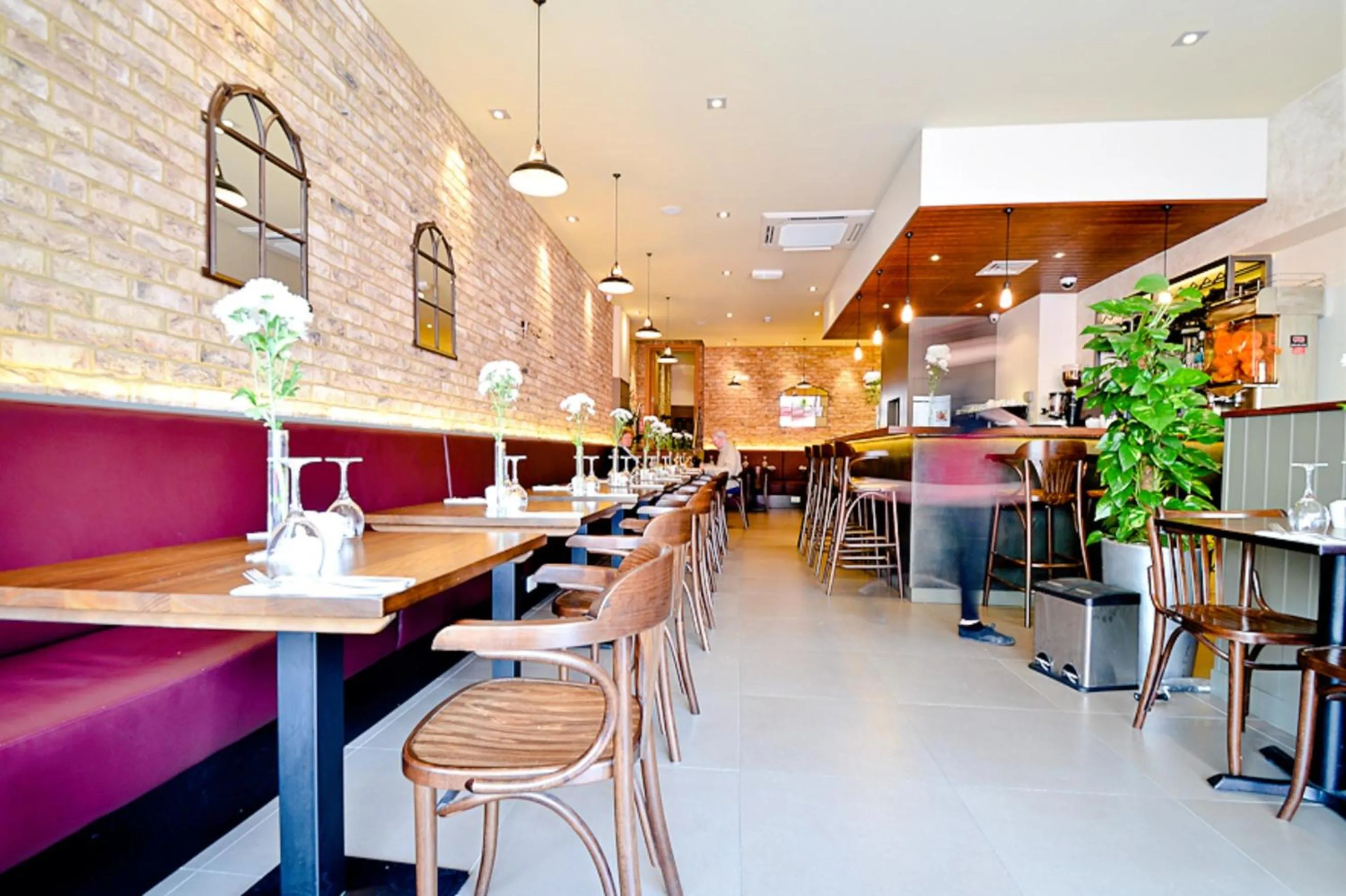 Restaurant/places to eat in Kings Cross Inn Hotel