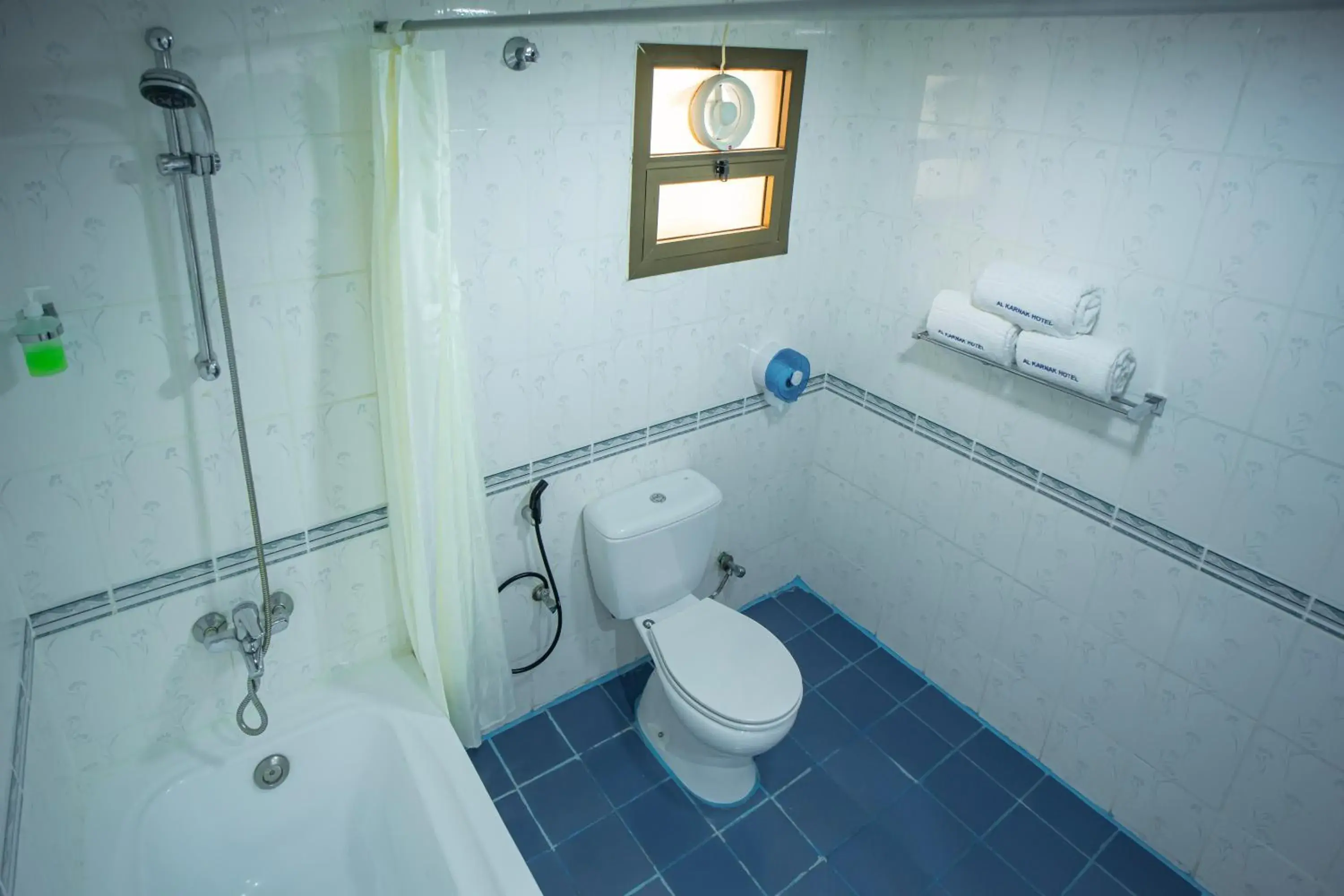 Standard Twin Room in Al Karnak Hotel Standard Twin Room in Al Karnak Hotel