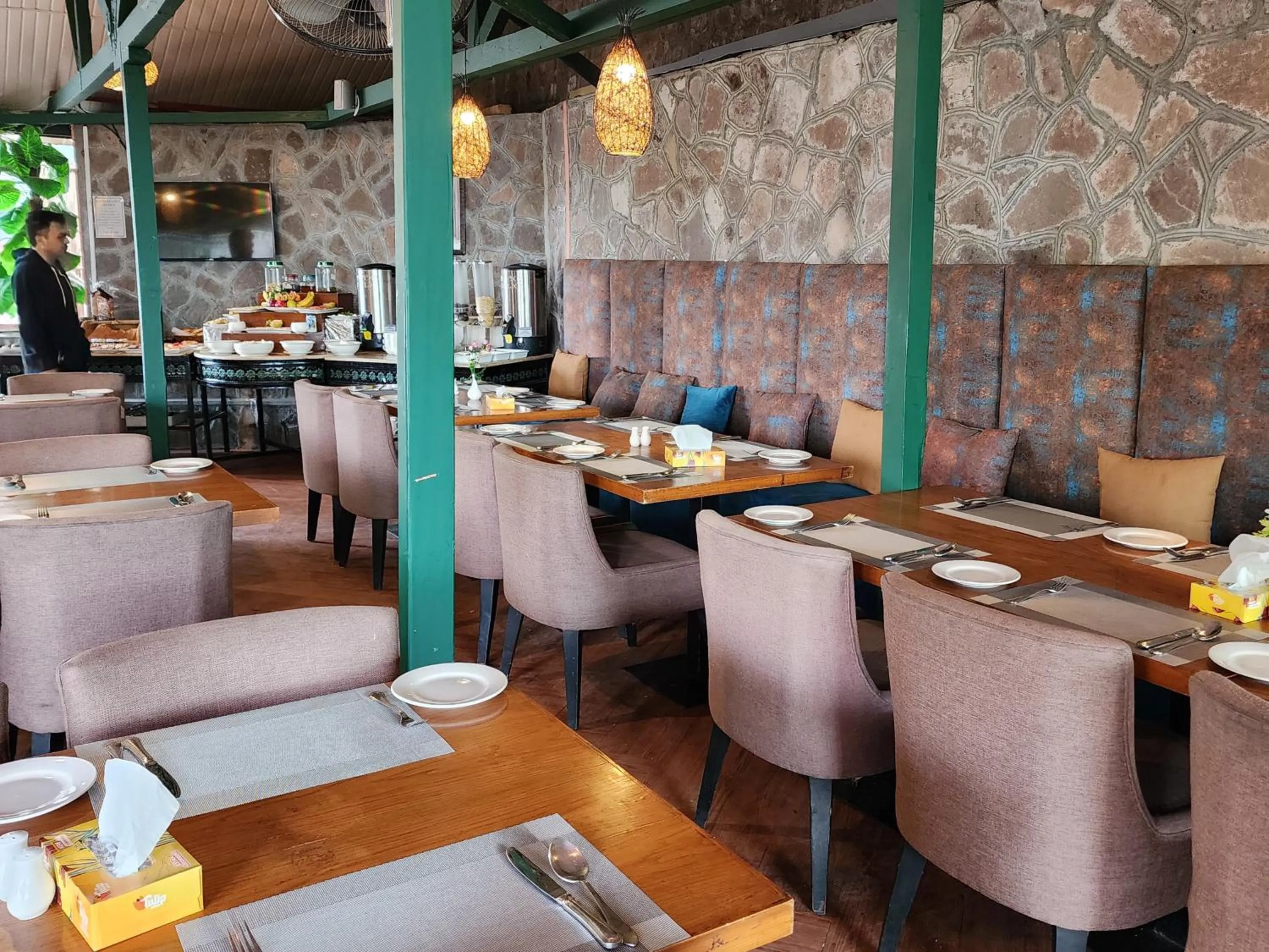 Restaurant/places to eat in Maisonette Firhill Hotel & Resort