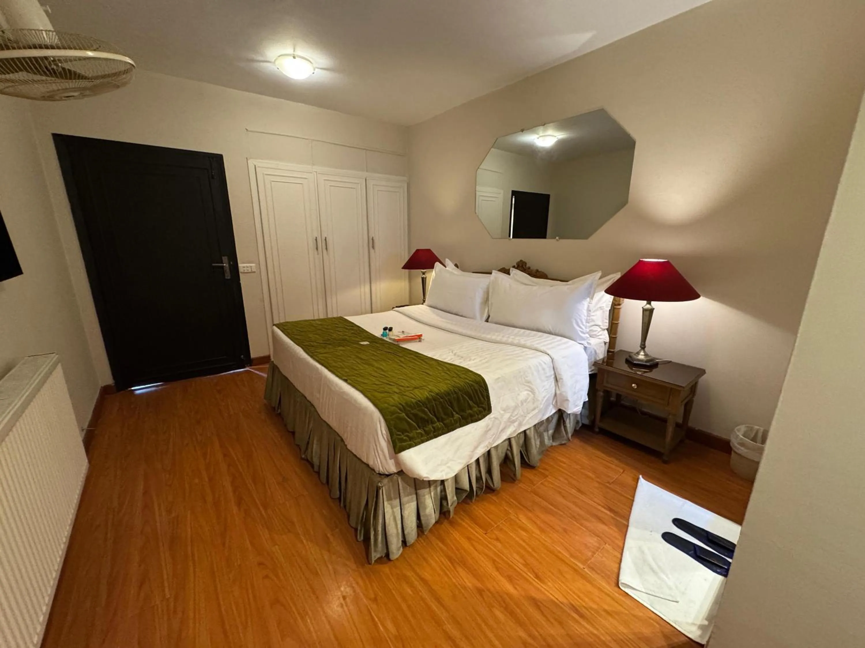 Bed in Maisonette Firhill Hotel & Resort