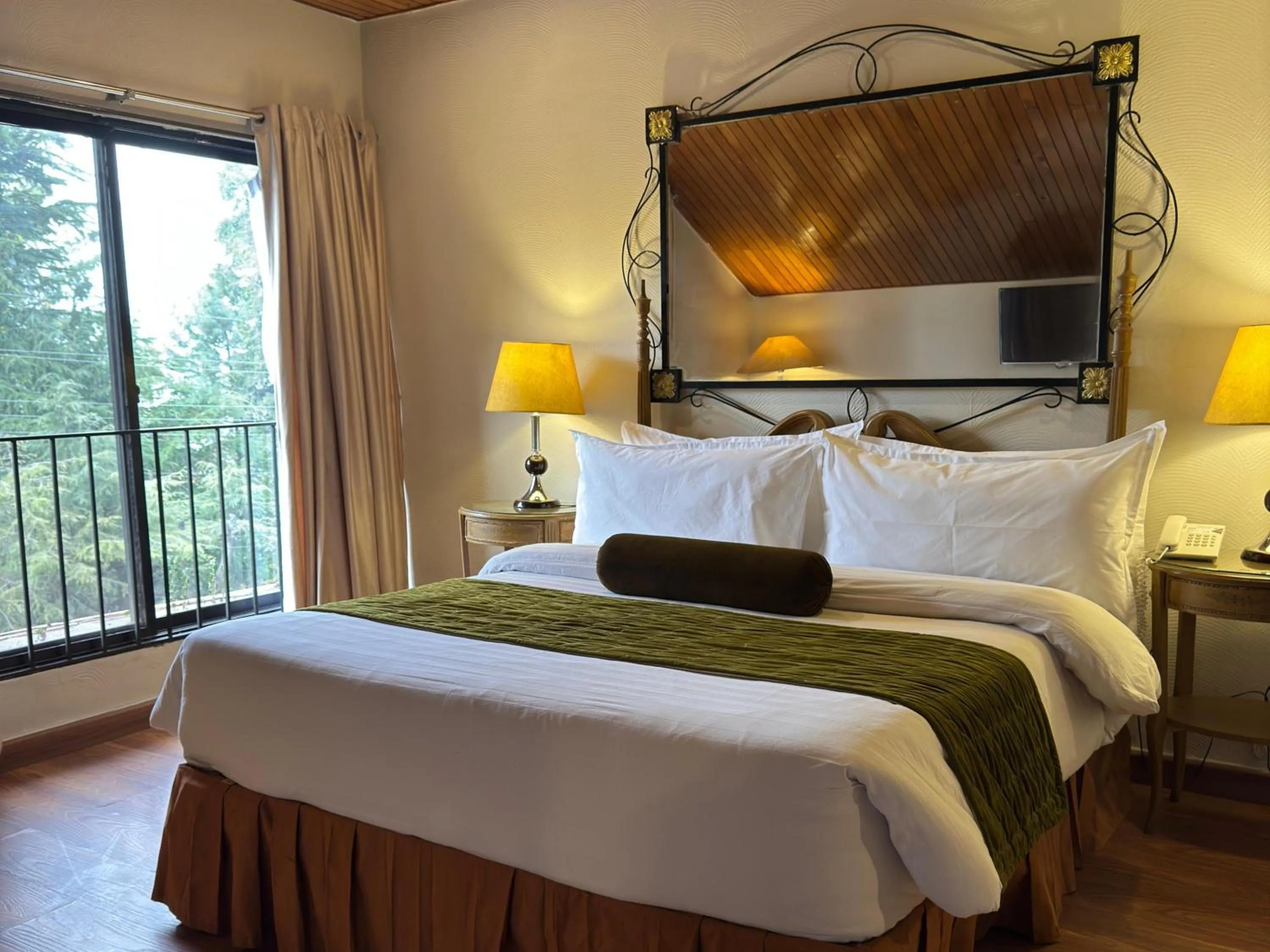 Bed in Maisonette Firhill Hotel & Resort