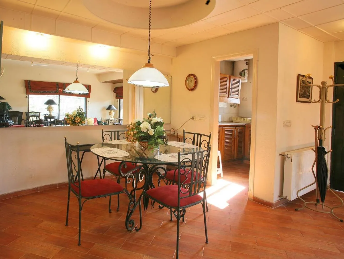 Kitchen or kitchenette in Maisonette Firhill Hotel & Resort