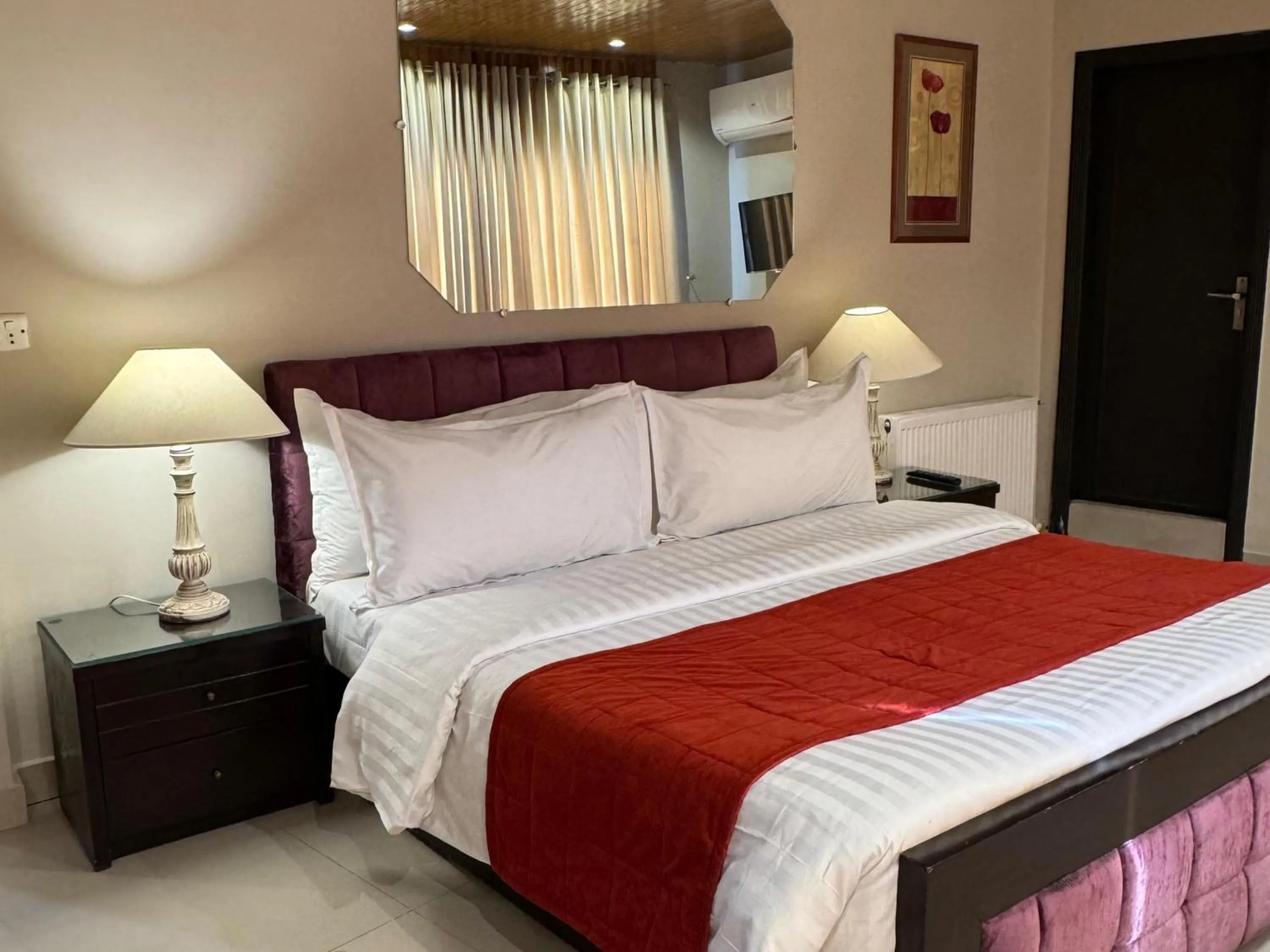 Bed in Maisonette Firhill Hotel & Resort