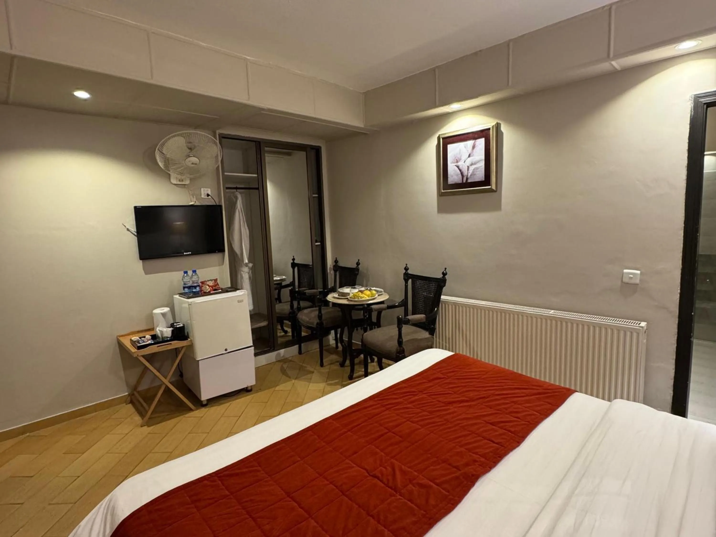 TV and multimedia in Maisonette Firhill Hotel & Resort